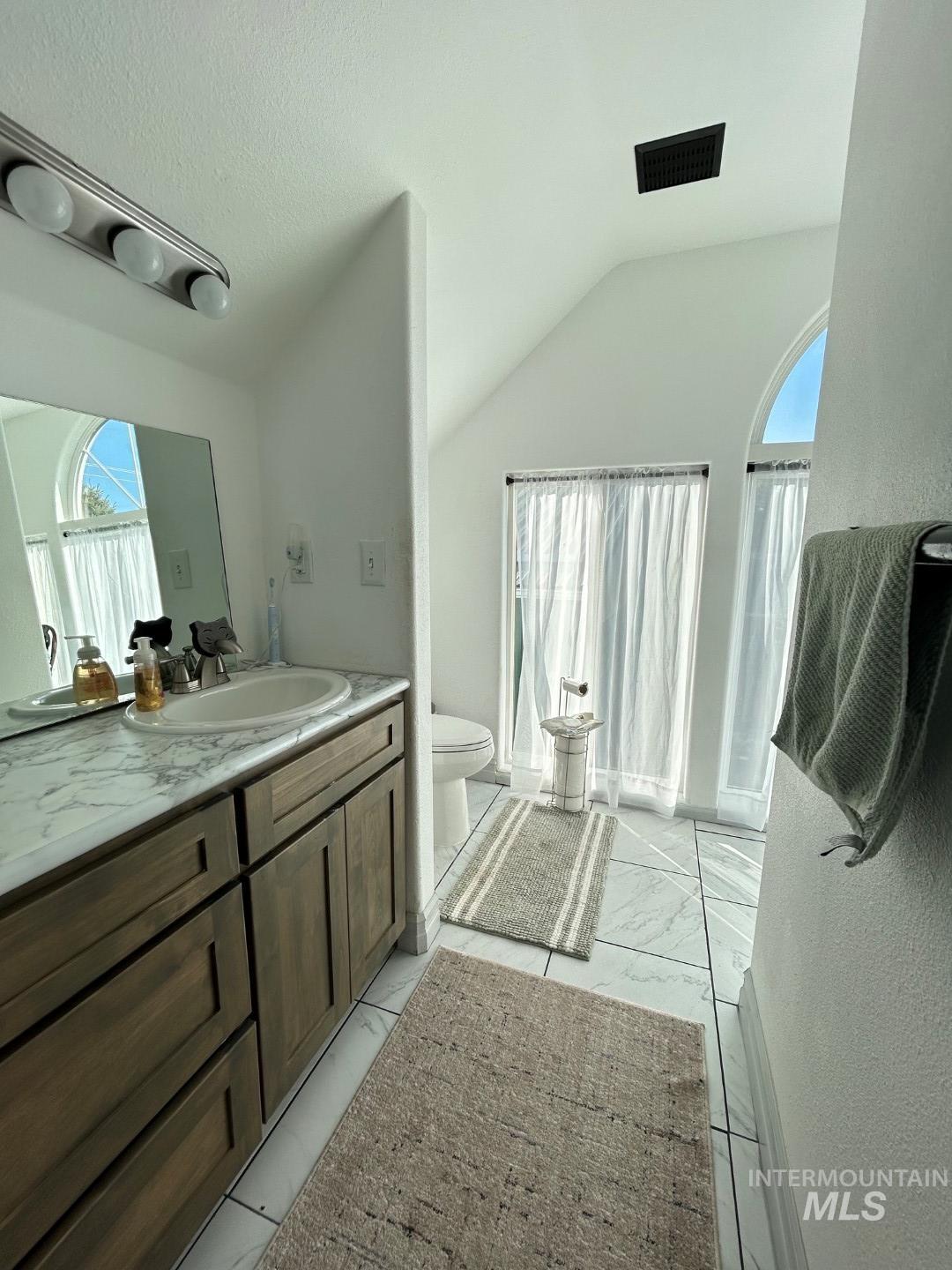 1306 Burrell Ave Property Photo 25