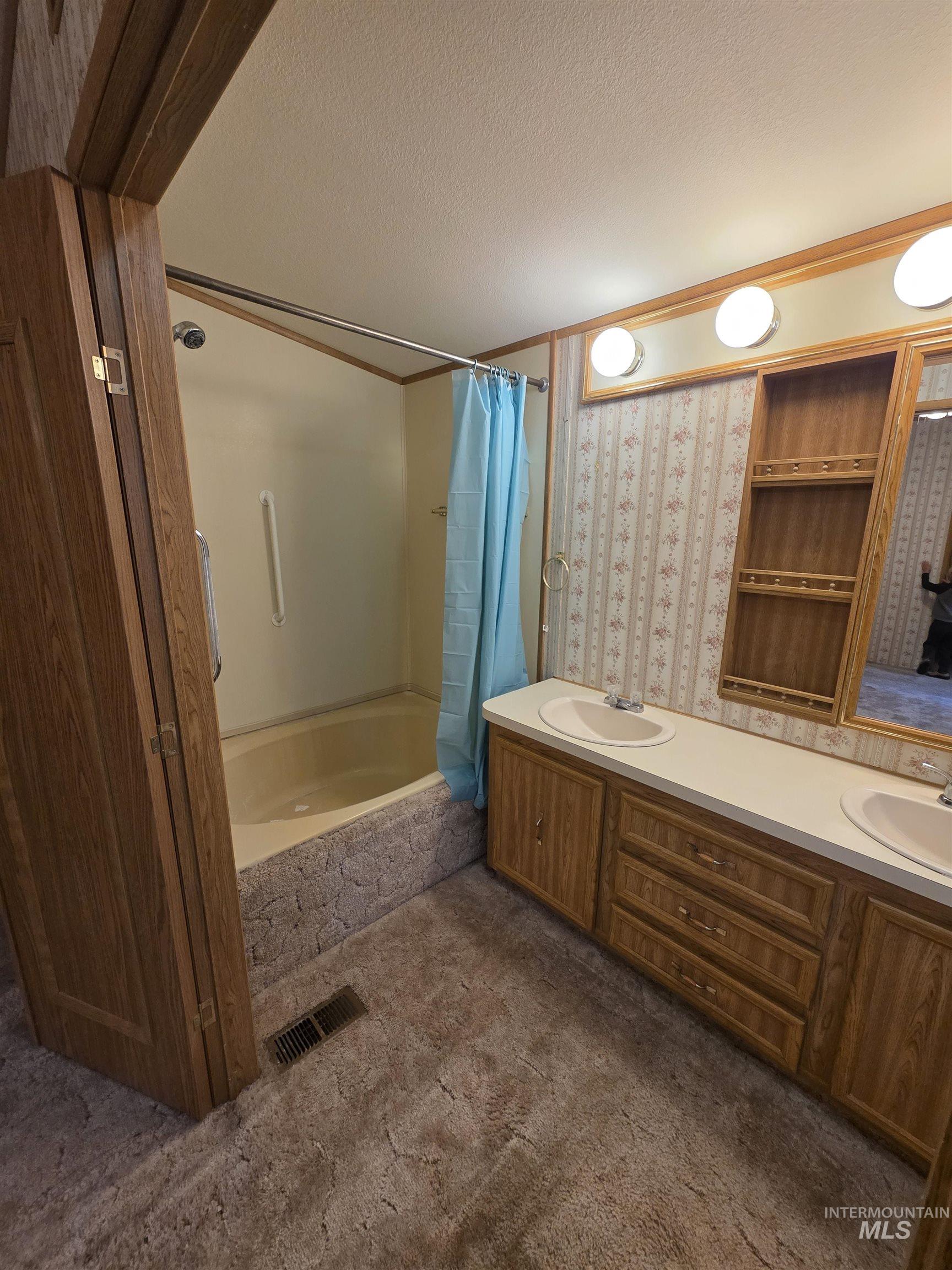 302 Tiffany Ln Property Photo 11