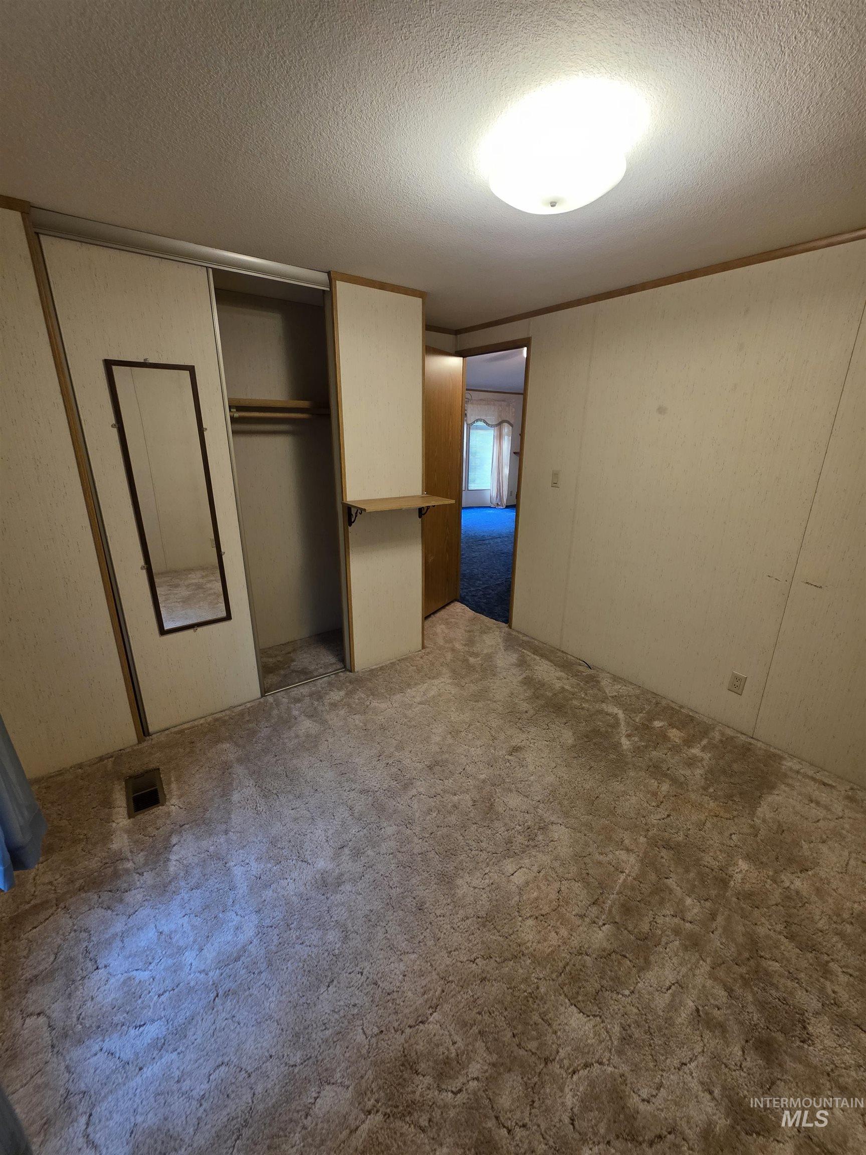 302 Tiffany Ln Property Photo 15