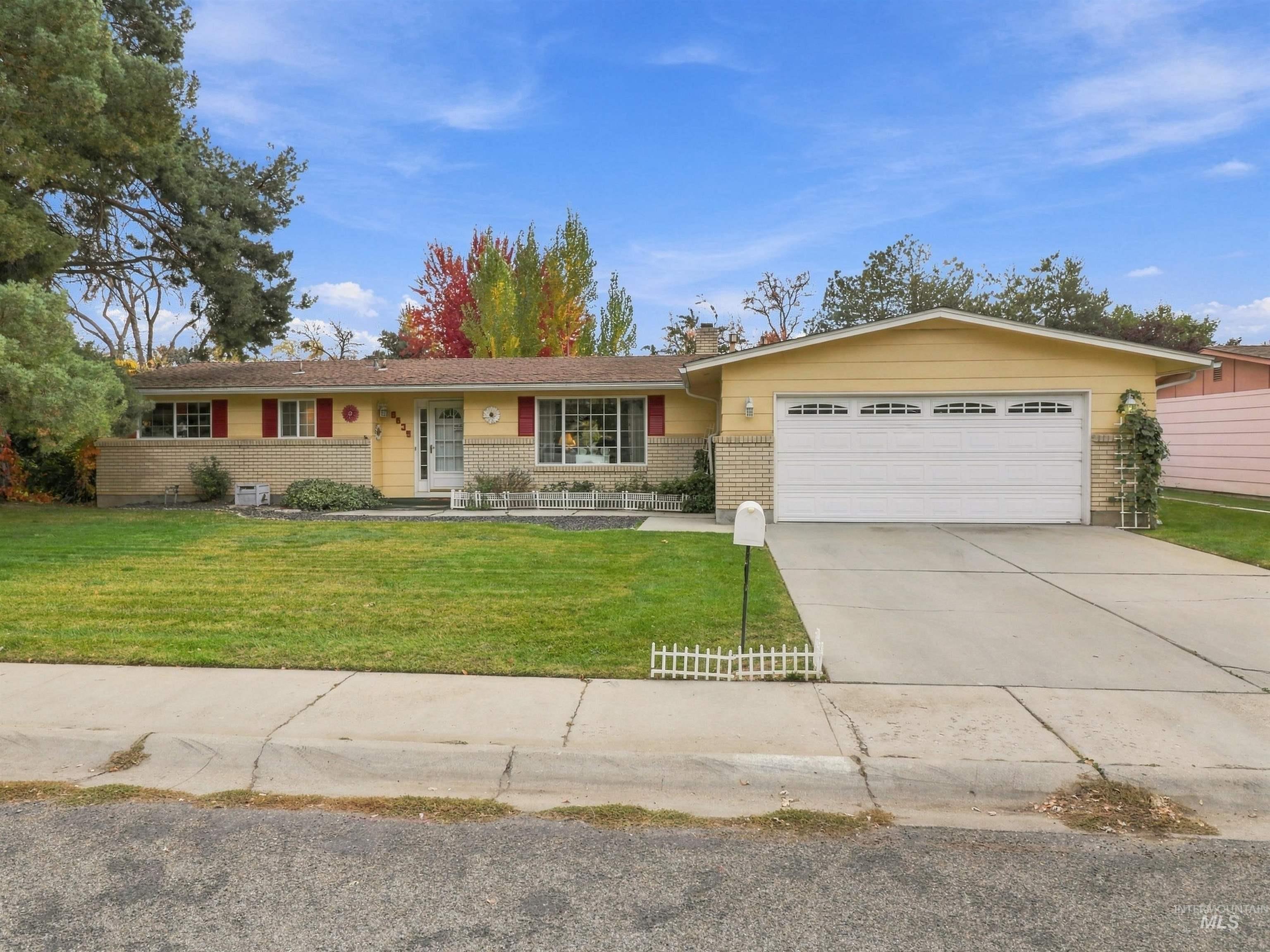 8635 W Winchester Property Photo 6