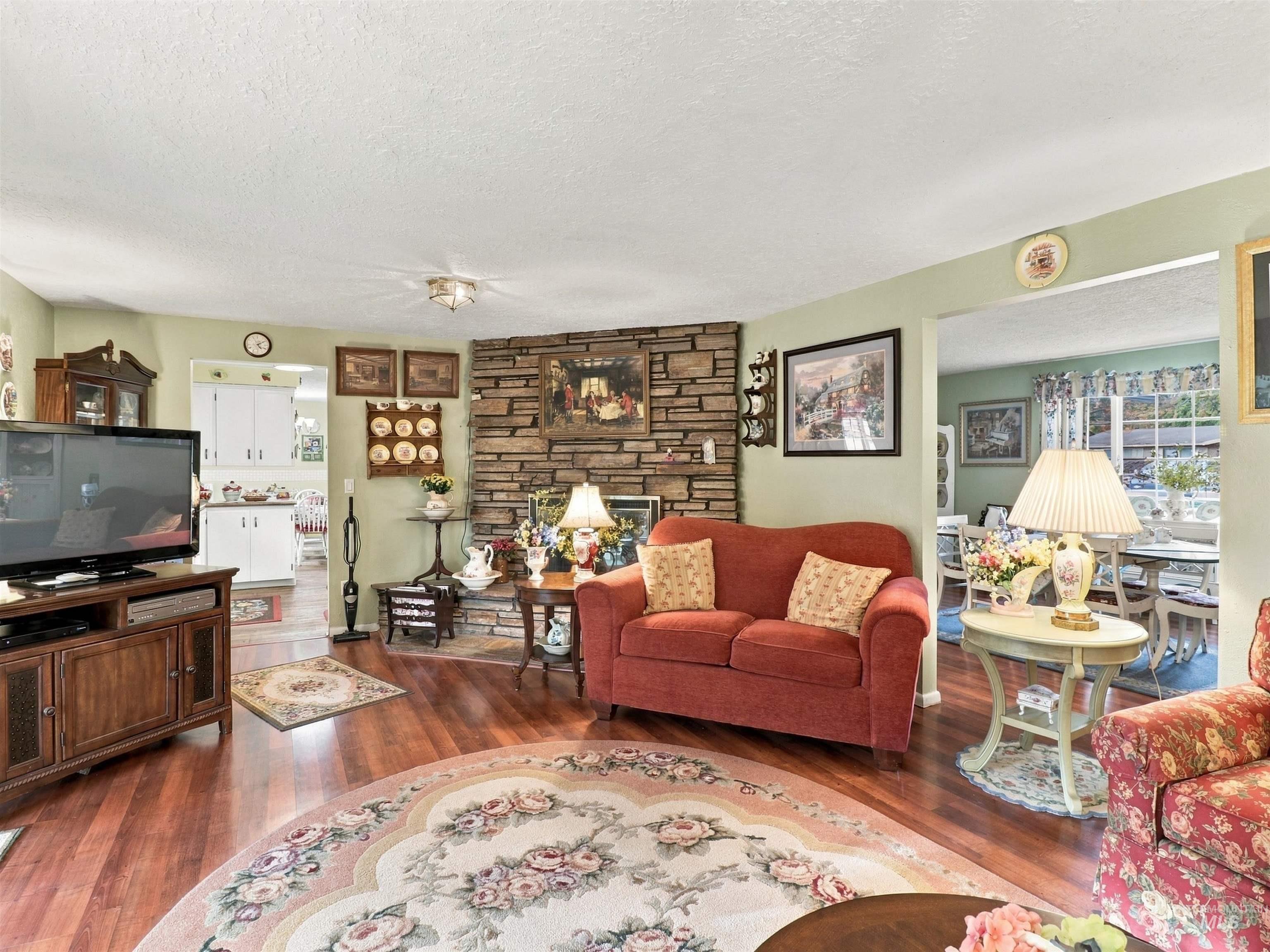 8635 W Winchester Property Photo 9
