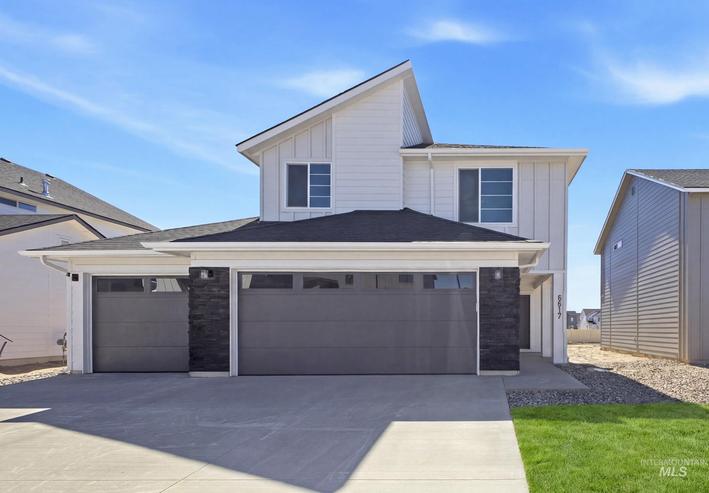 6905 S Lumberton Way Property Photo 1