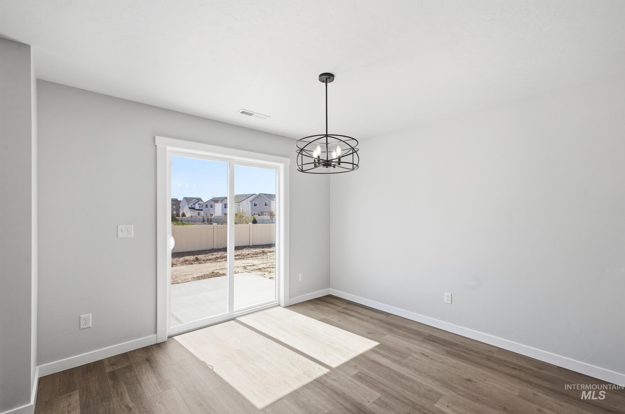 6905 S Lumberton Way Property Photo 6