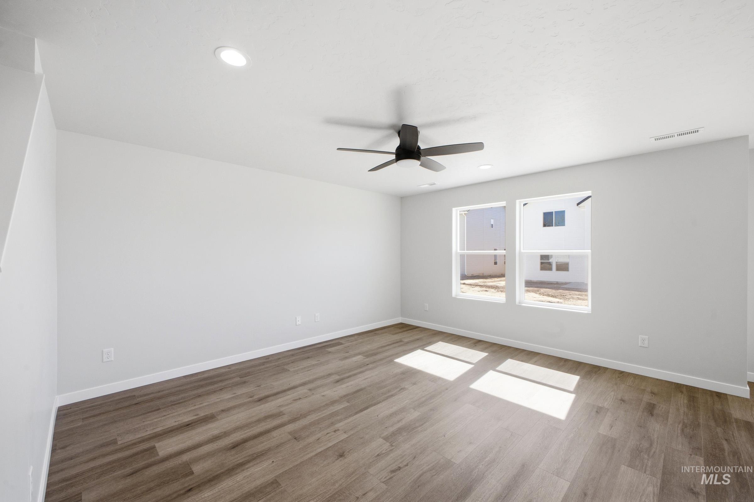 6905 S Lumberton Way Property Photo 7