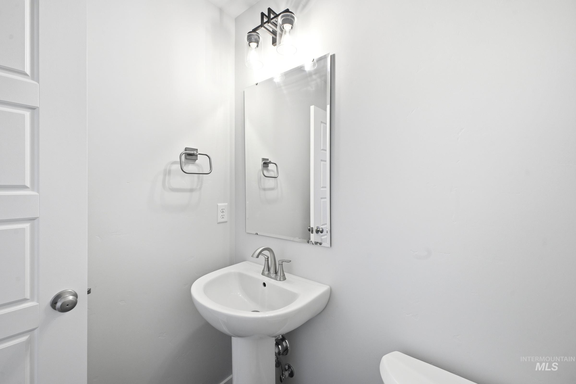 6905 S Lumberton Way Property Photo 11