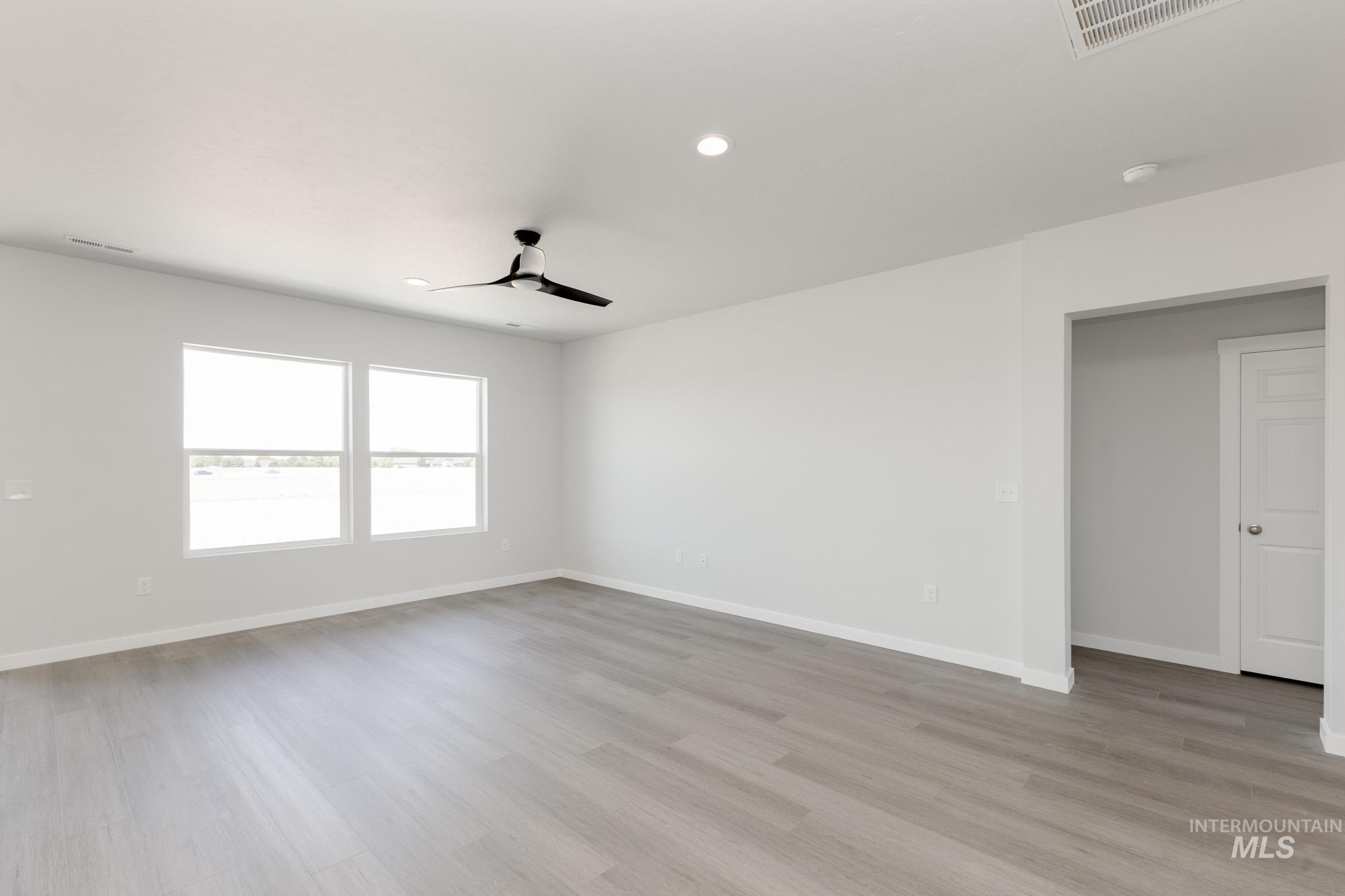 16872 Grain Bin Way Property Photo 3