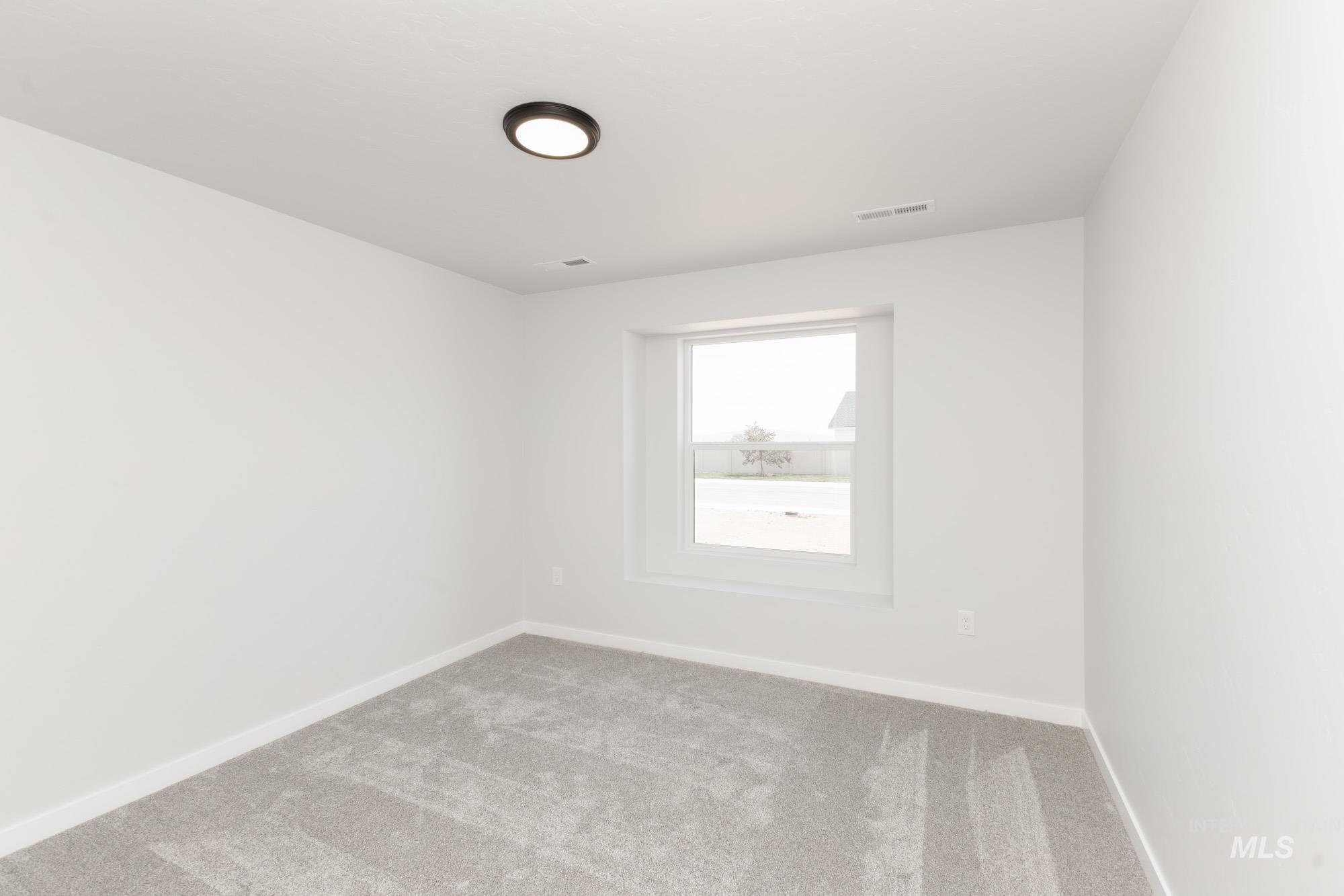16872 Grain Bin Way Property Photo 11