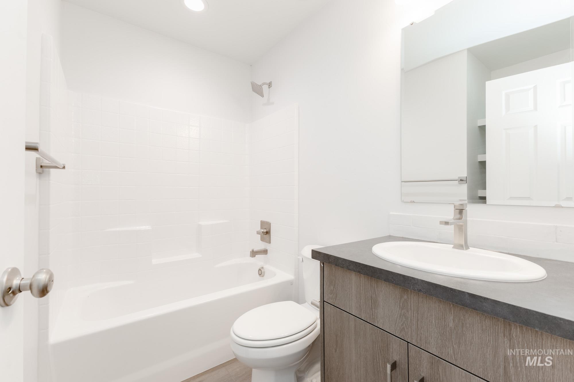 16872 Grain Bin Way Property Photo 13
