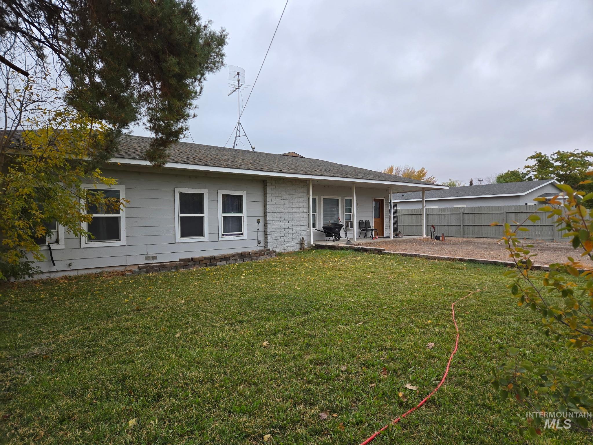 2163 Elizabeth Boulevard Property Photo 4