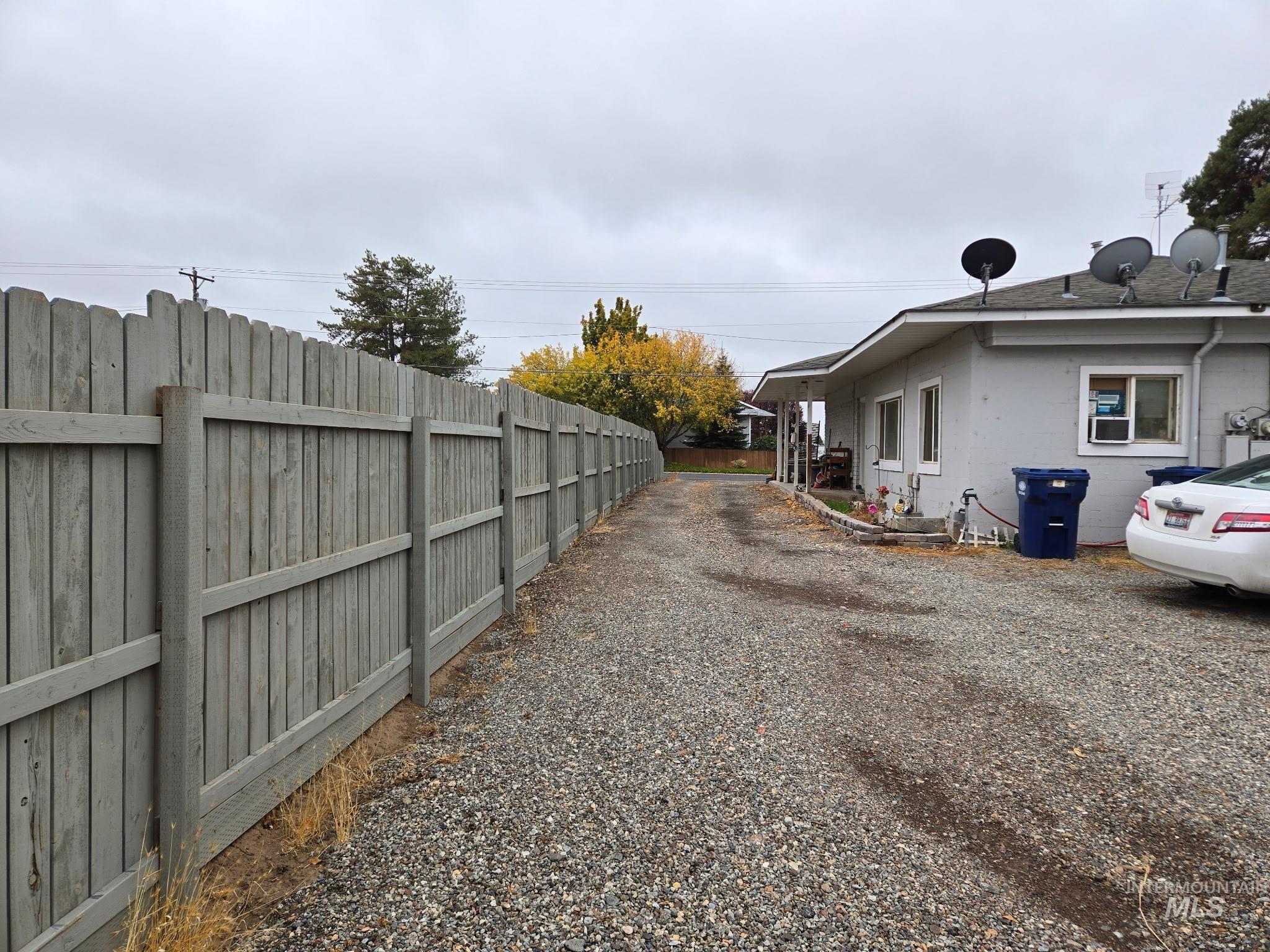 2163 Elizabeth Boulevard Property Photo 7