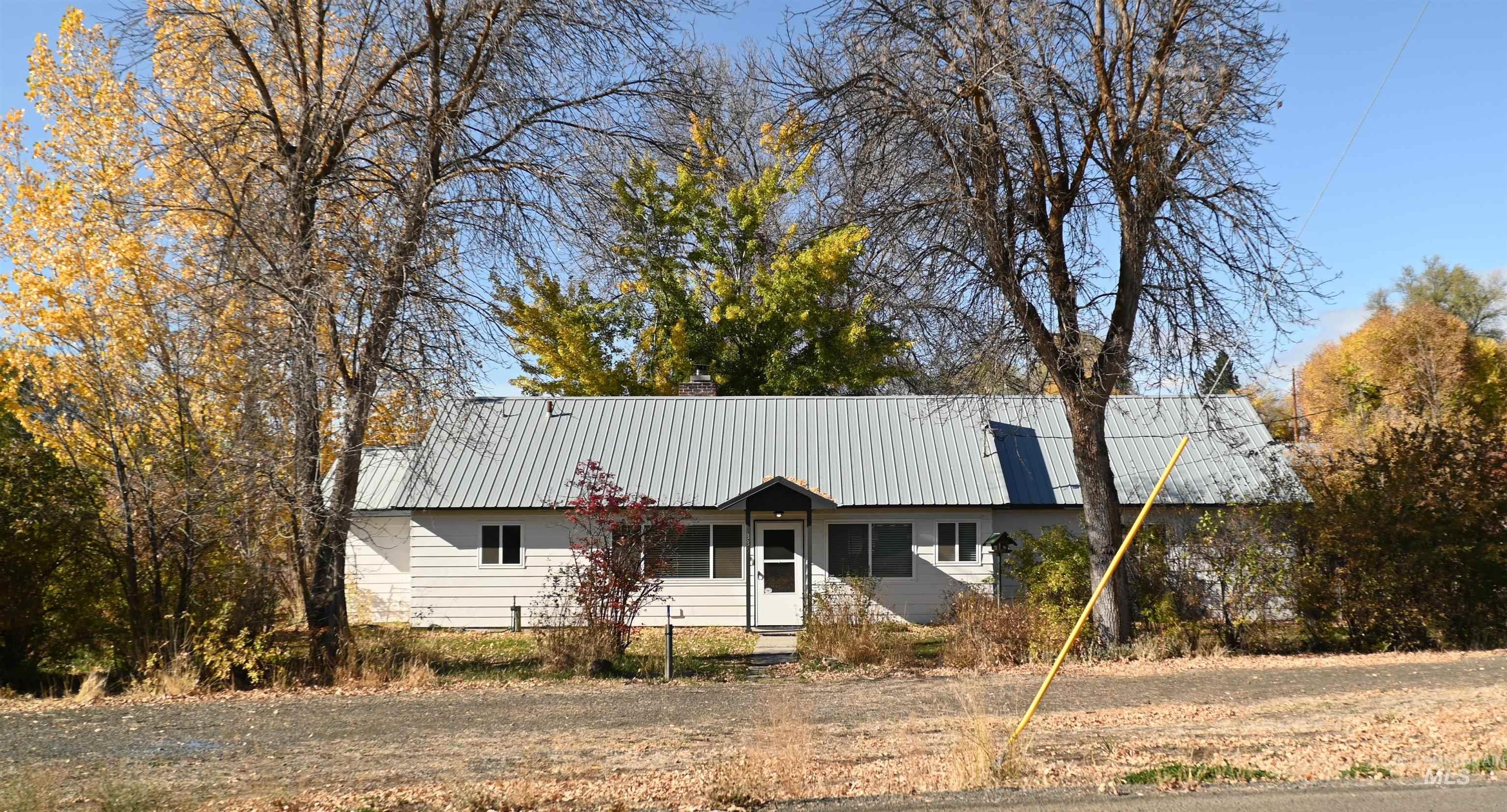 335 N Superior St Property Photo 1