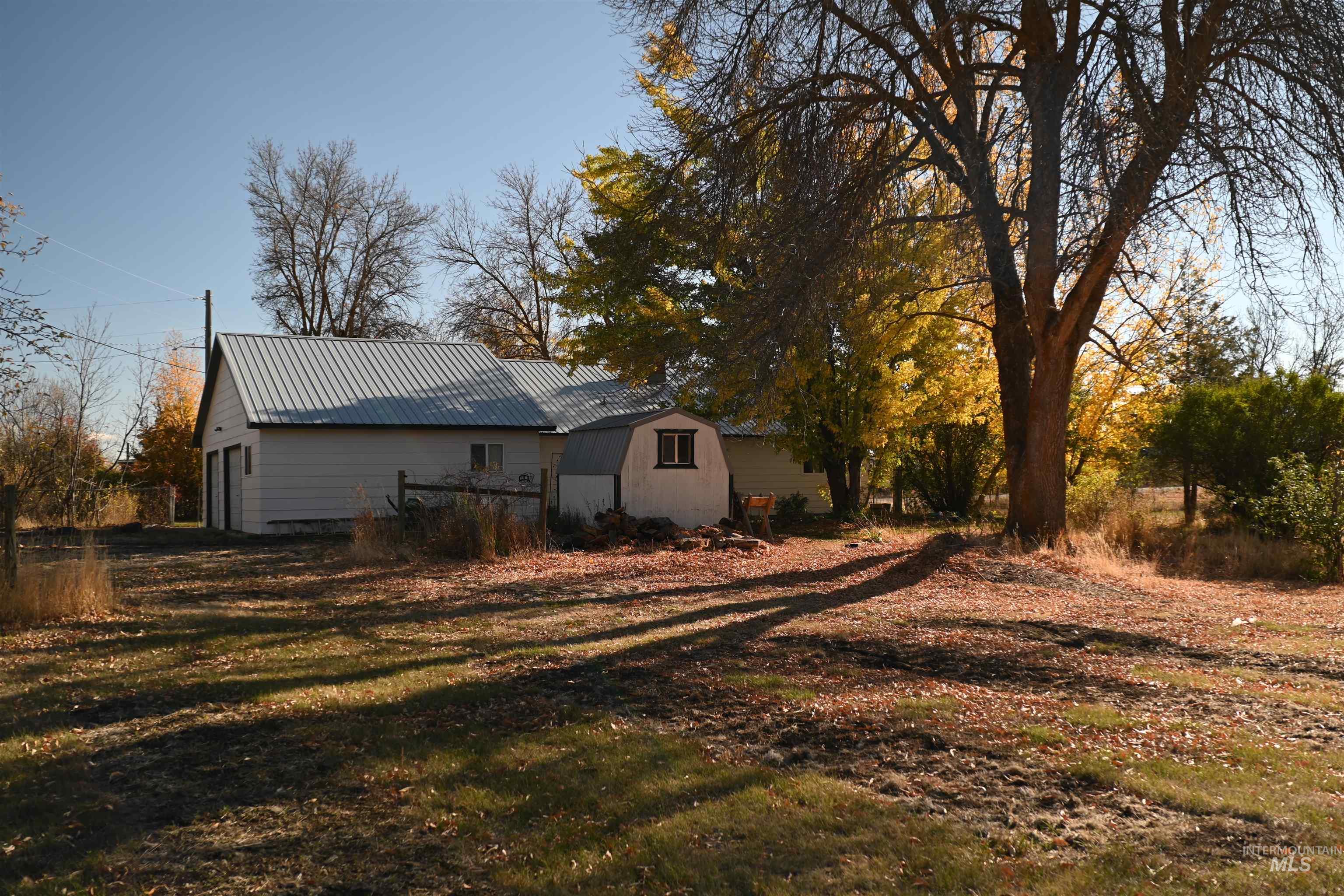 335 N Superior St Property Photo 6