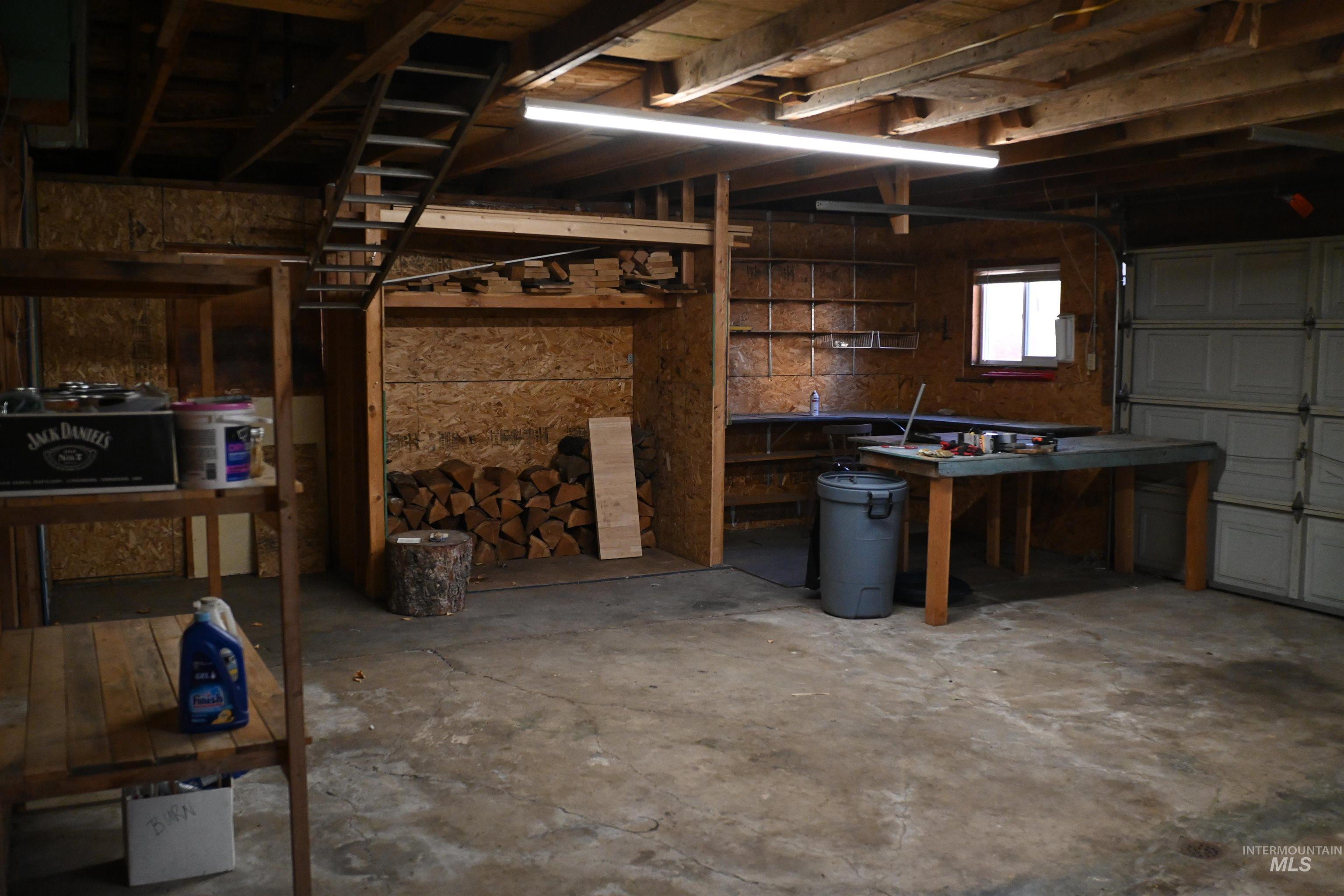 335 N Superior St Property Photo 21