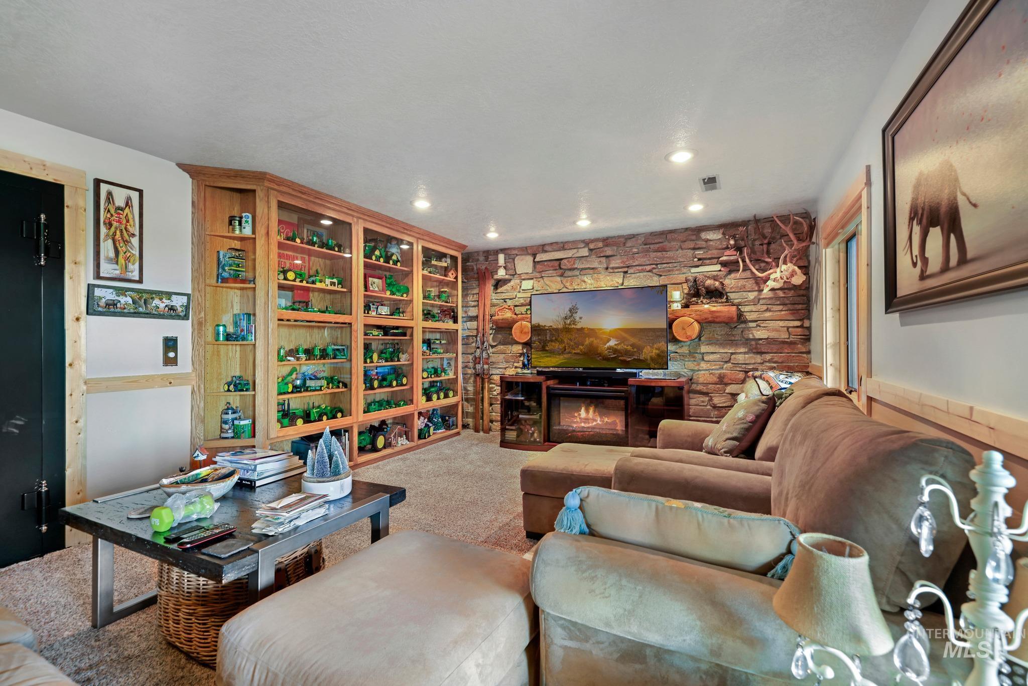 550 Terrace Drive Property Photo 2