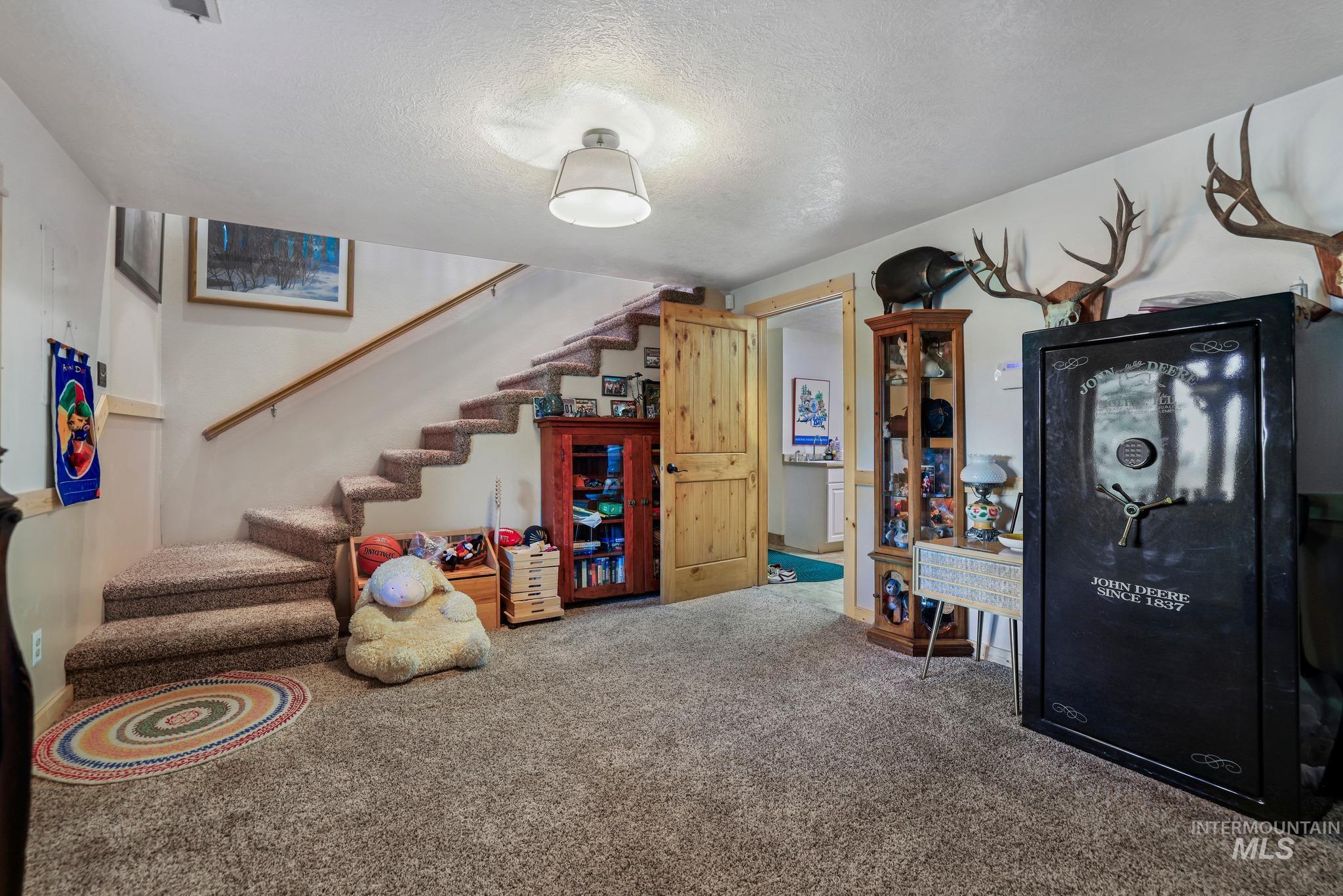 550 Terrace Drive Property Photo 4