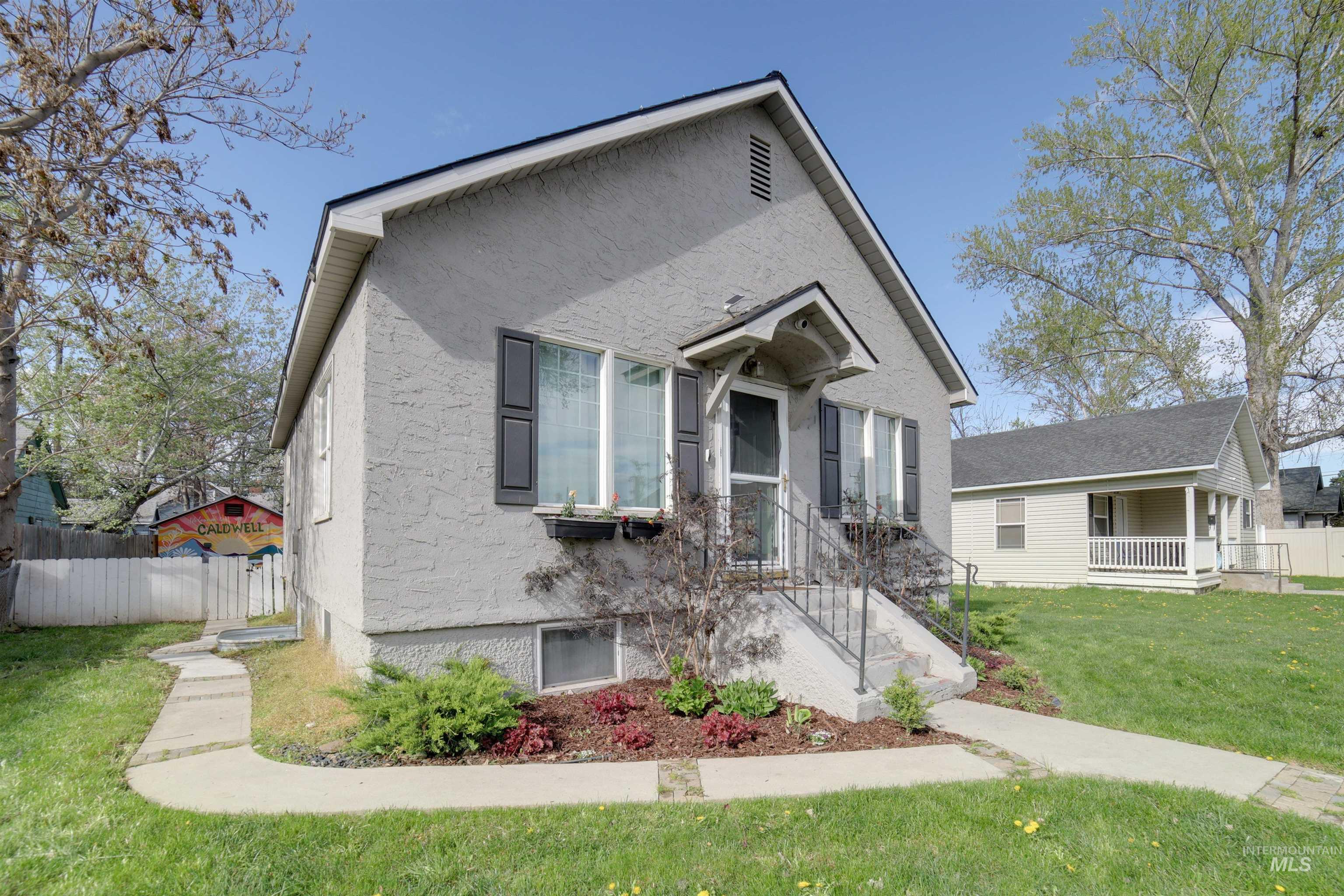 1210 Arthur Property Photo 2