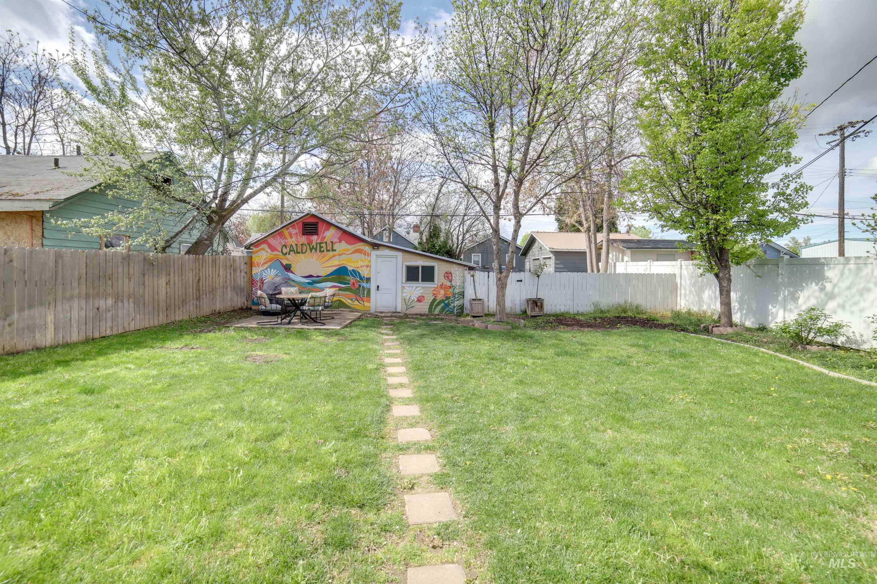 1210 Arthur Property Photo 4