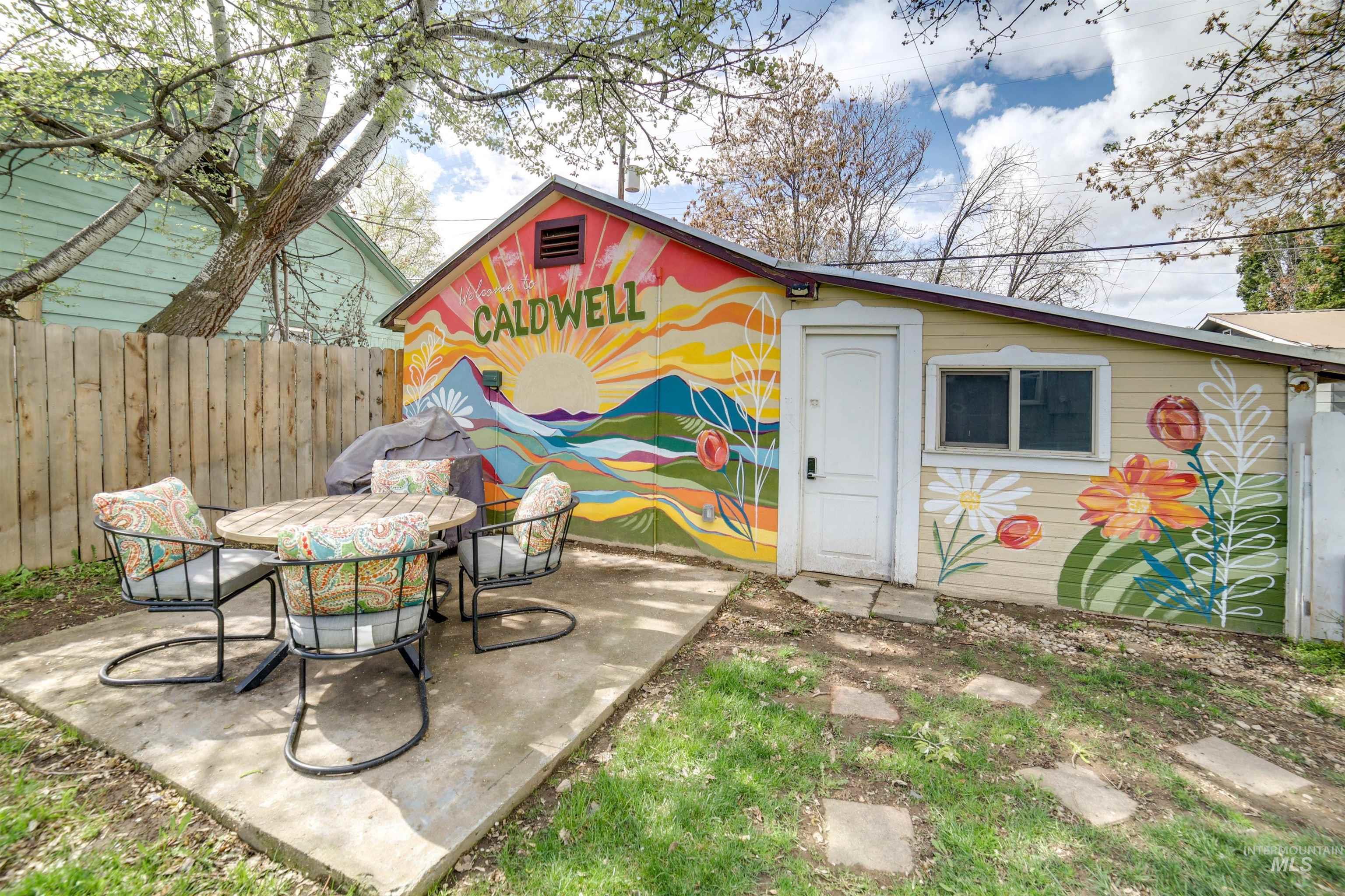 1210 Arthur Property Photo 6