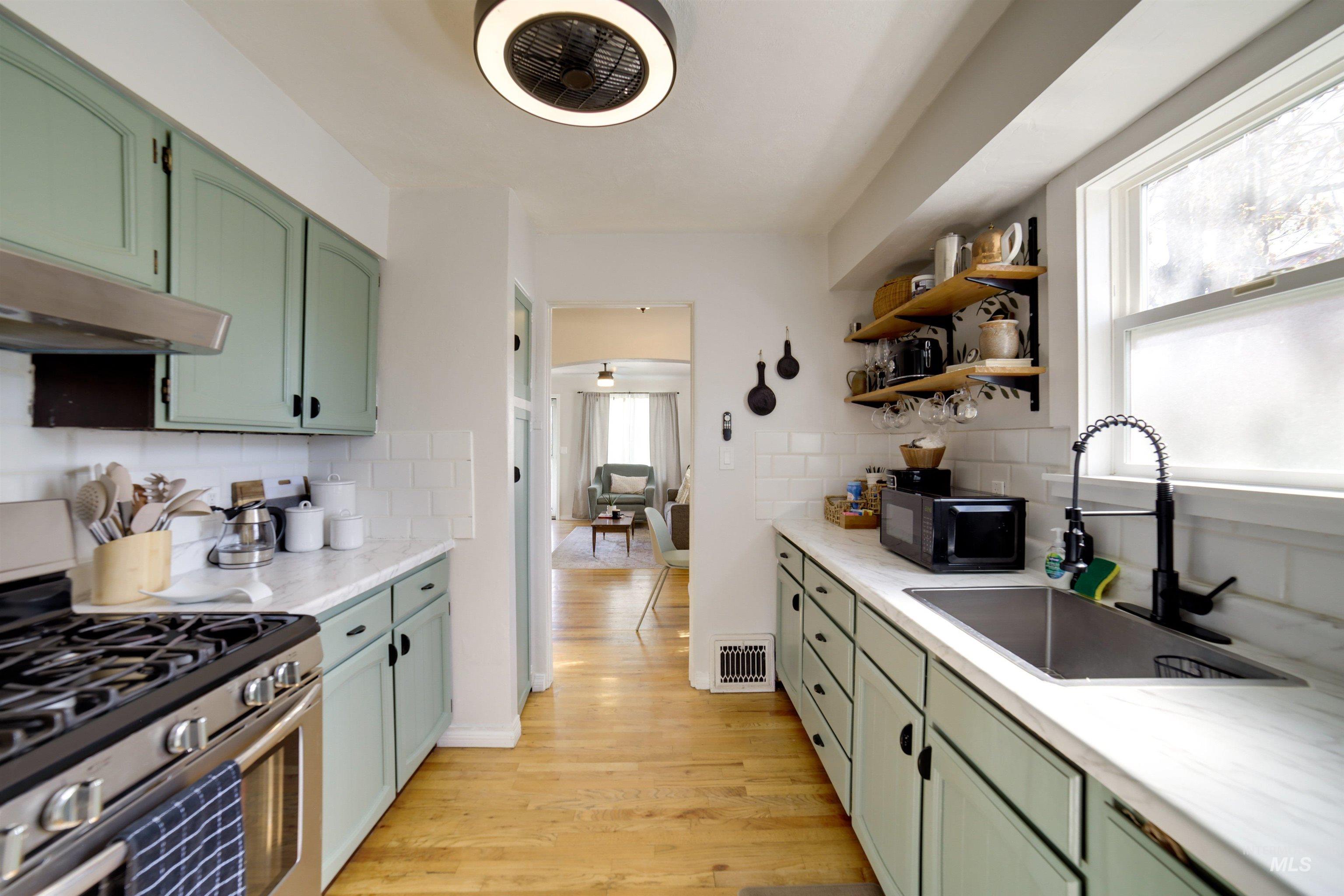 1210 Arthur Property Photo 15