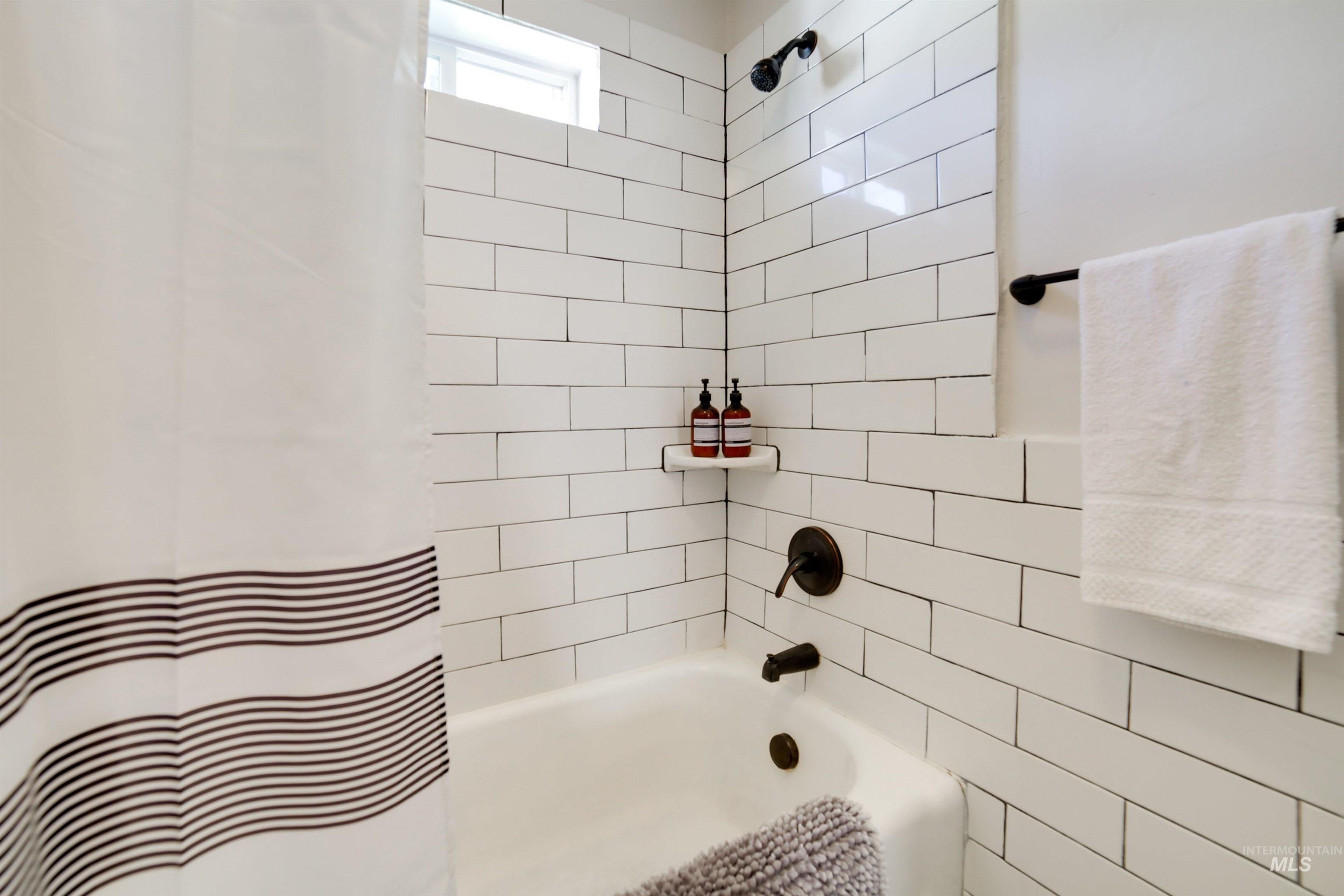 1210 Arthur Property Photo 20