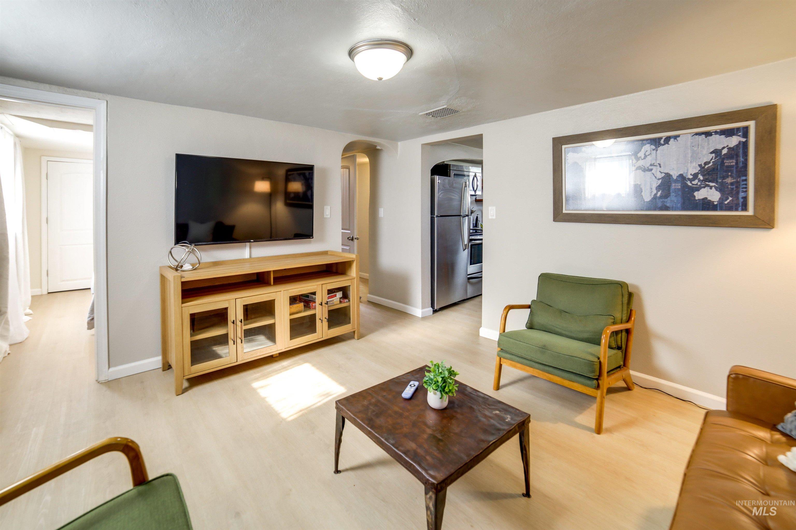 1210 Arthur Property Photo 25