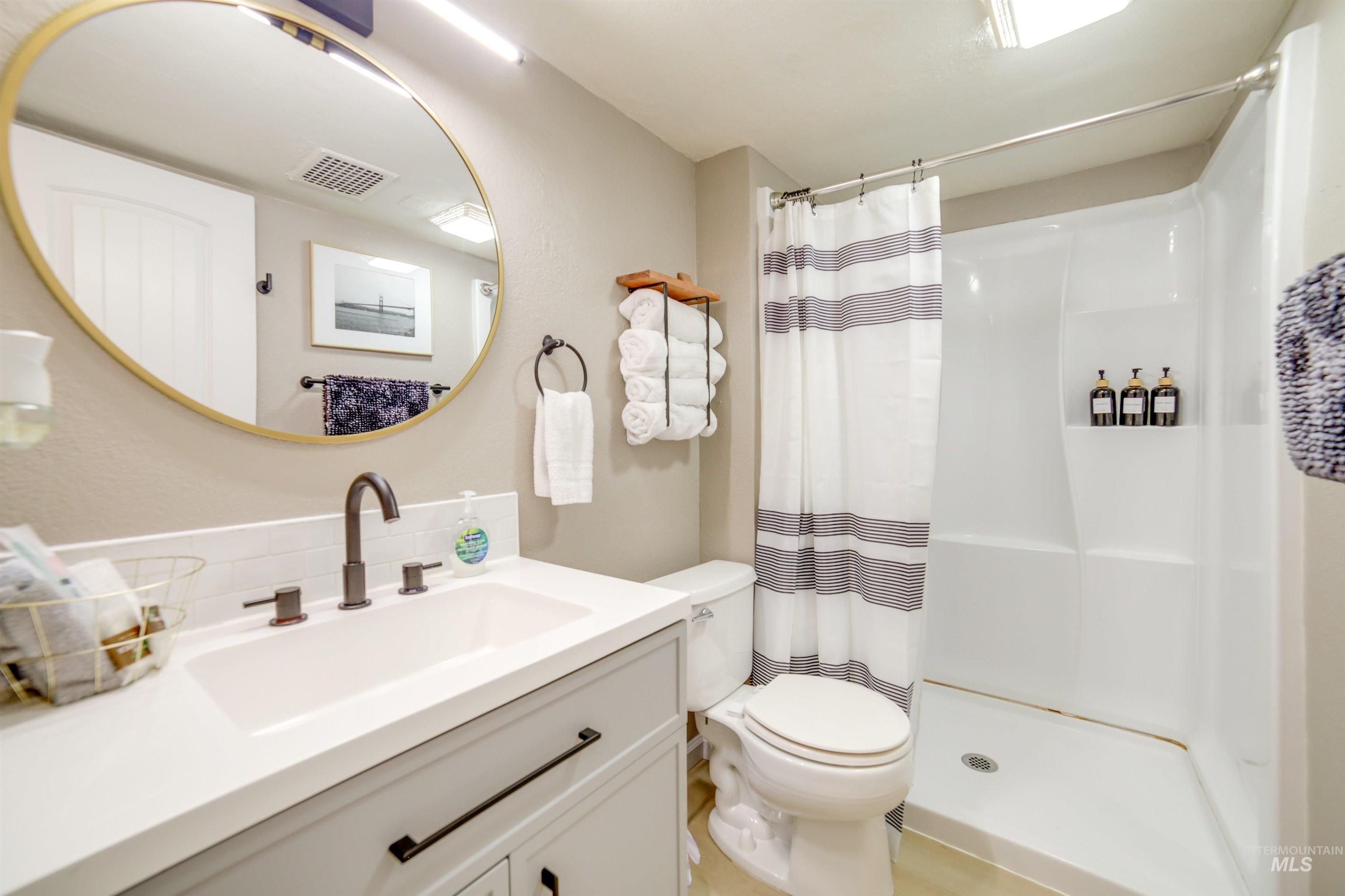 1210 Arthur Property Photo 34