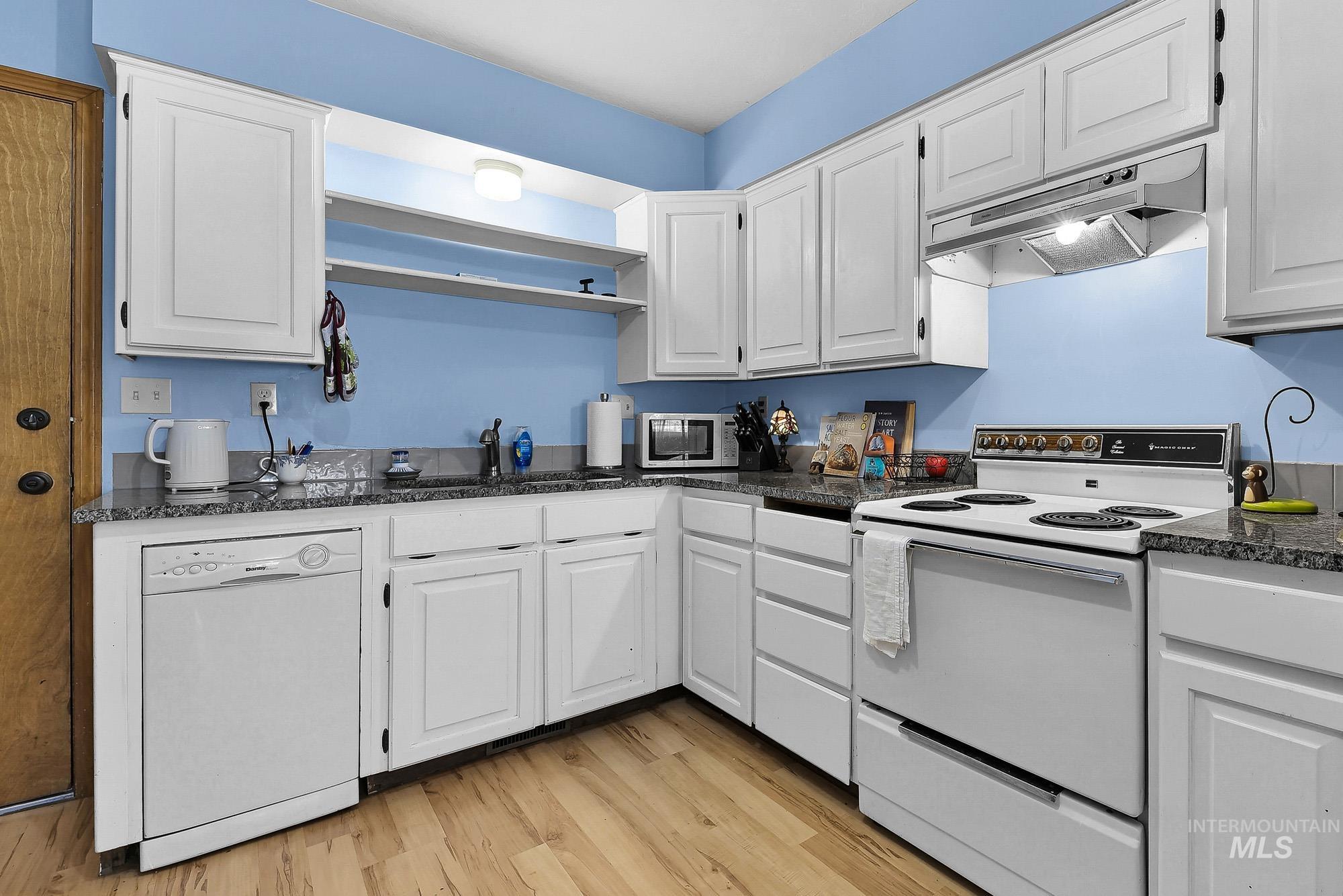 1701 S Division Ave Property Photo 11