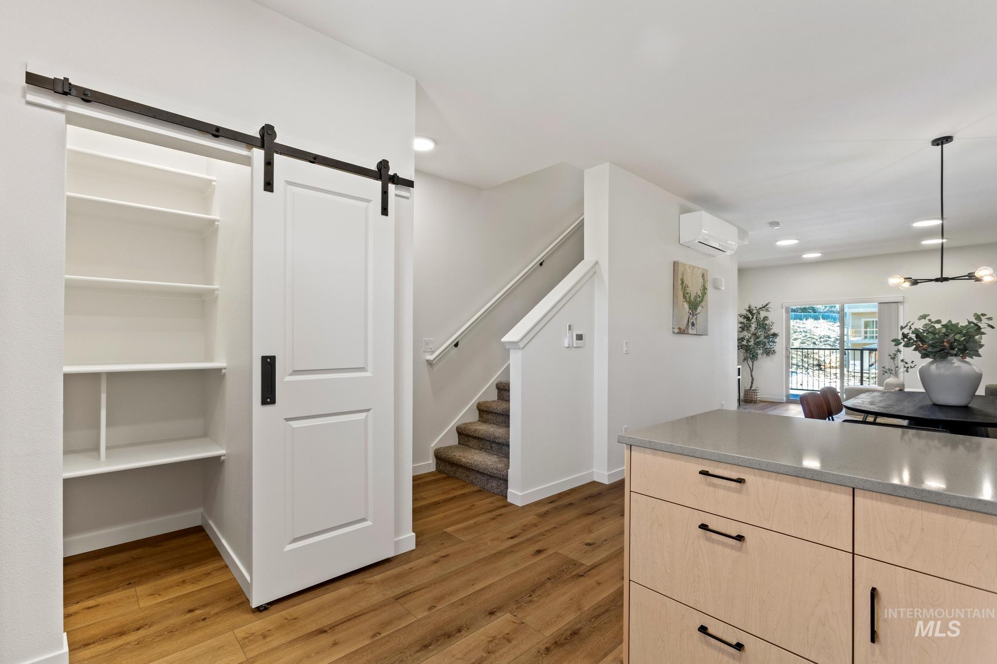 7558 W Swain Lane Property Photo 11