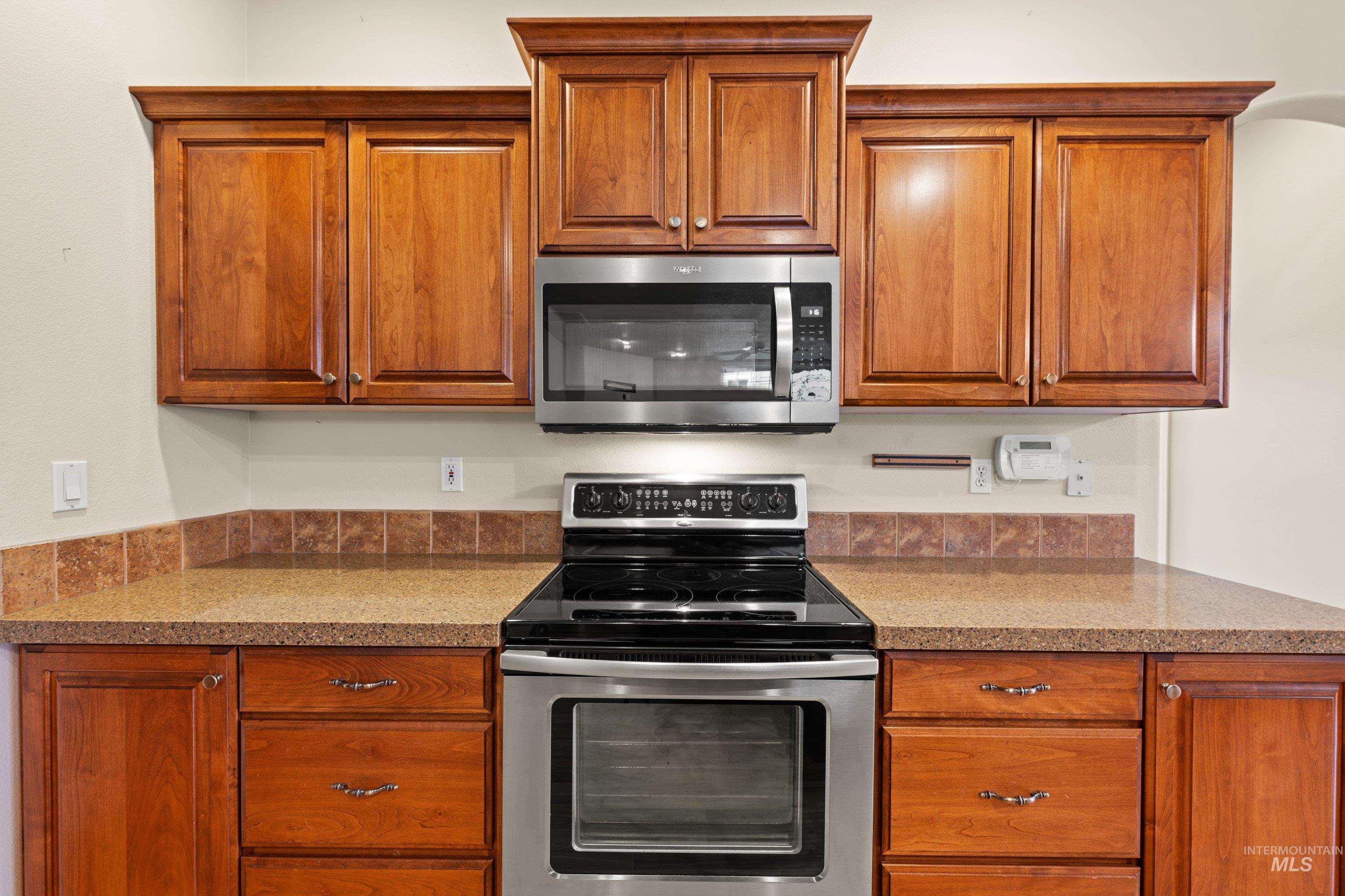 622 E Whitney Court Property Photo 17
