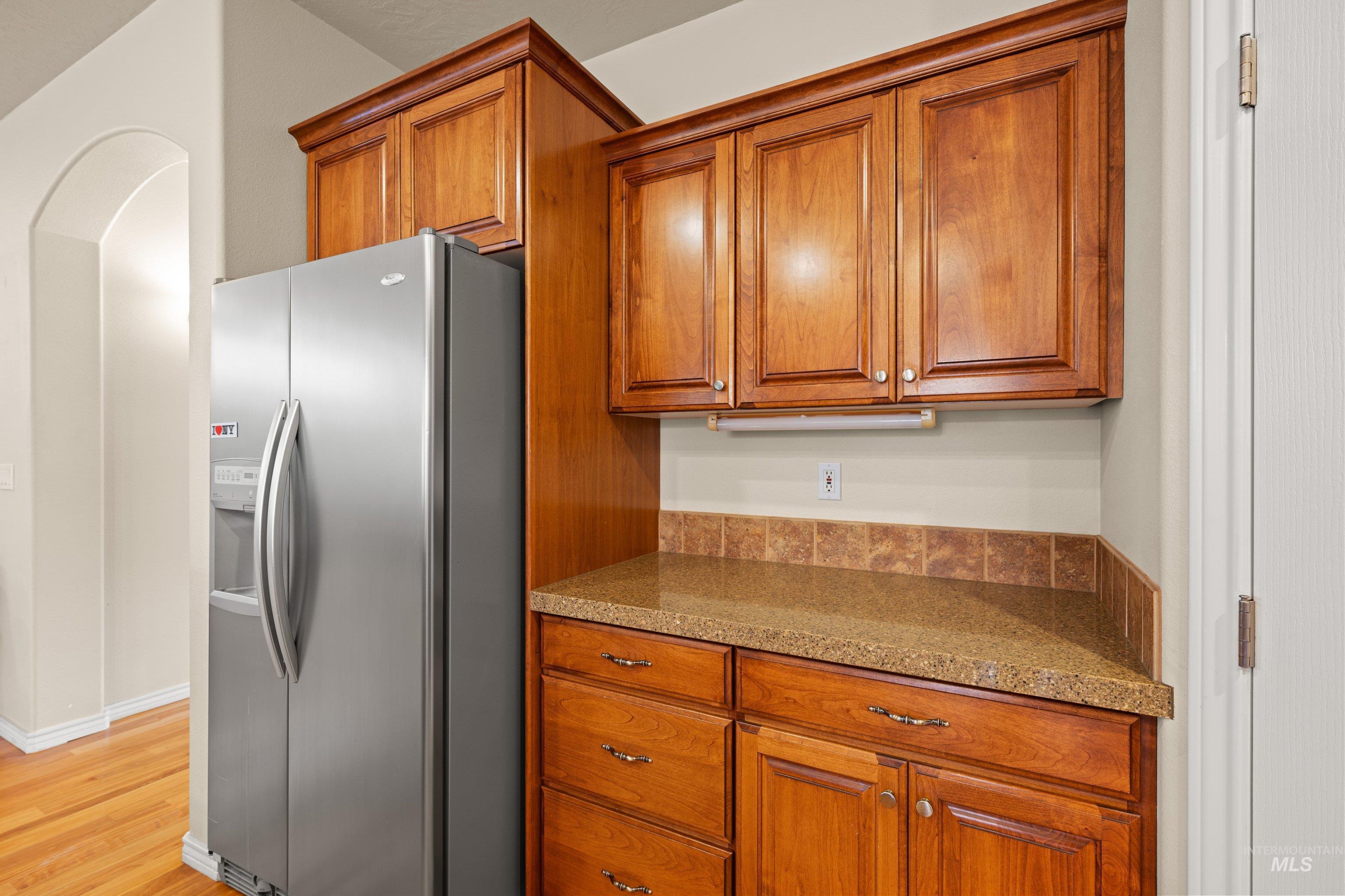 622 E Whitney Court Property Photo 18