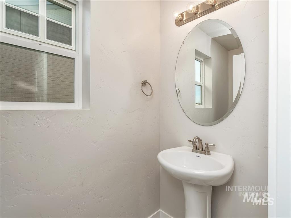 4116 N Ambercreek Ave Property Photo 3