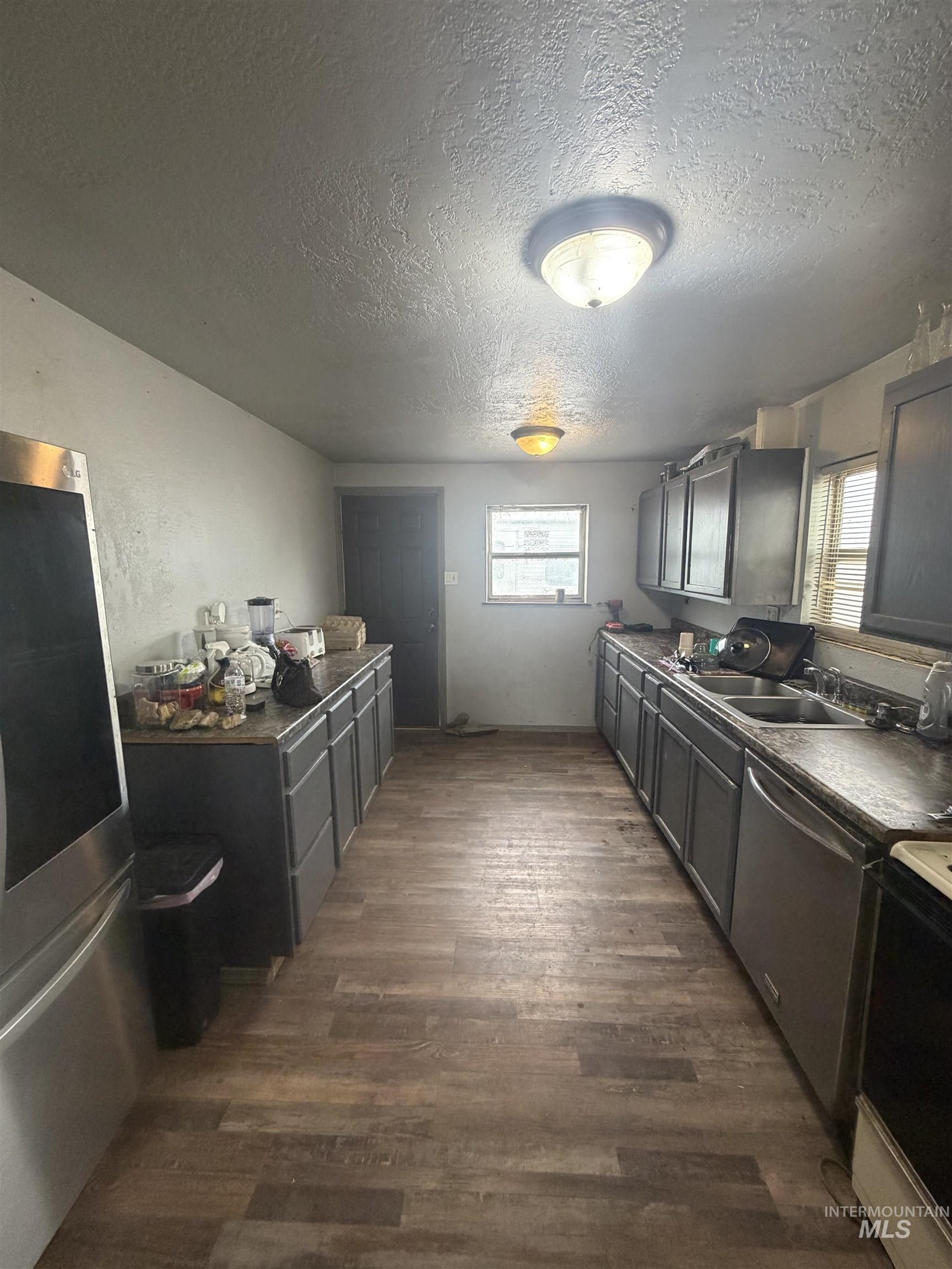 144 Kerry Street Property Photo 6