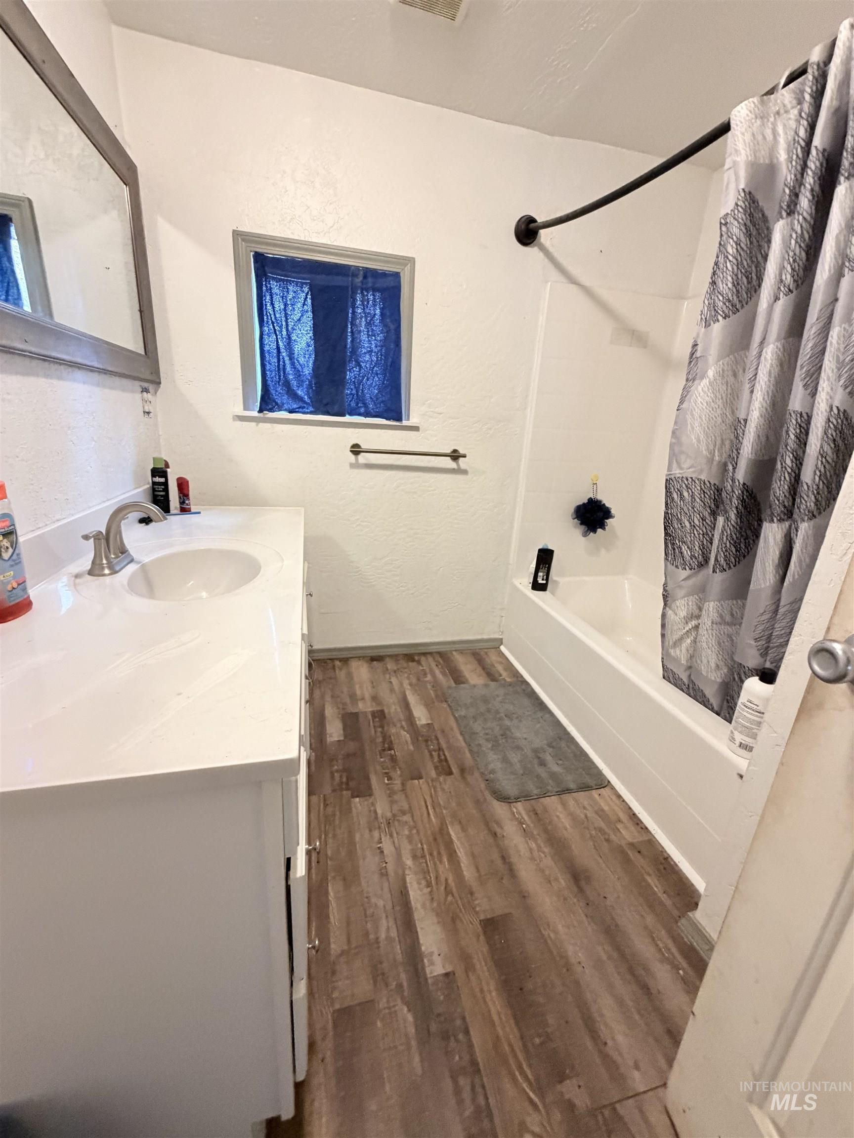 144 Kerry Street Property Photo 8