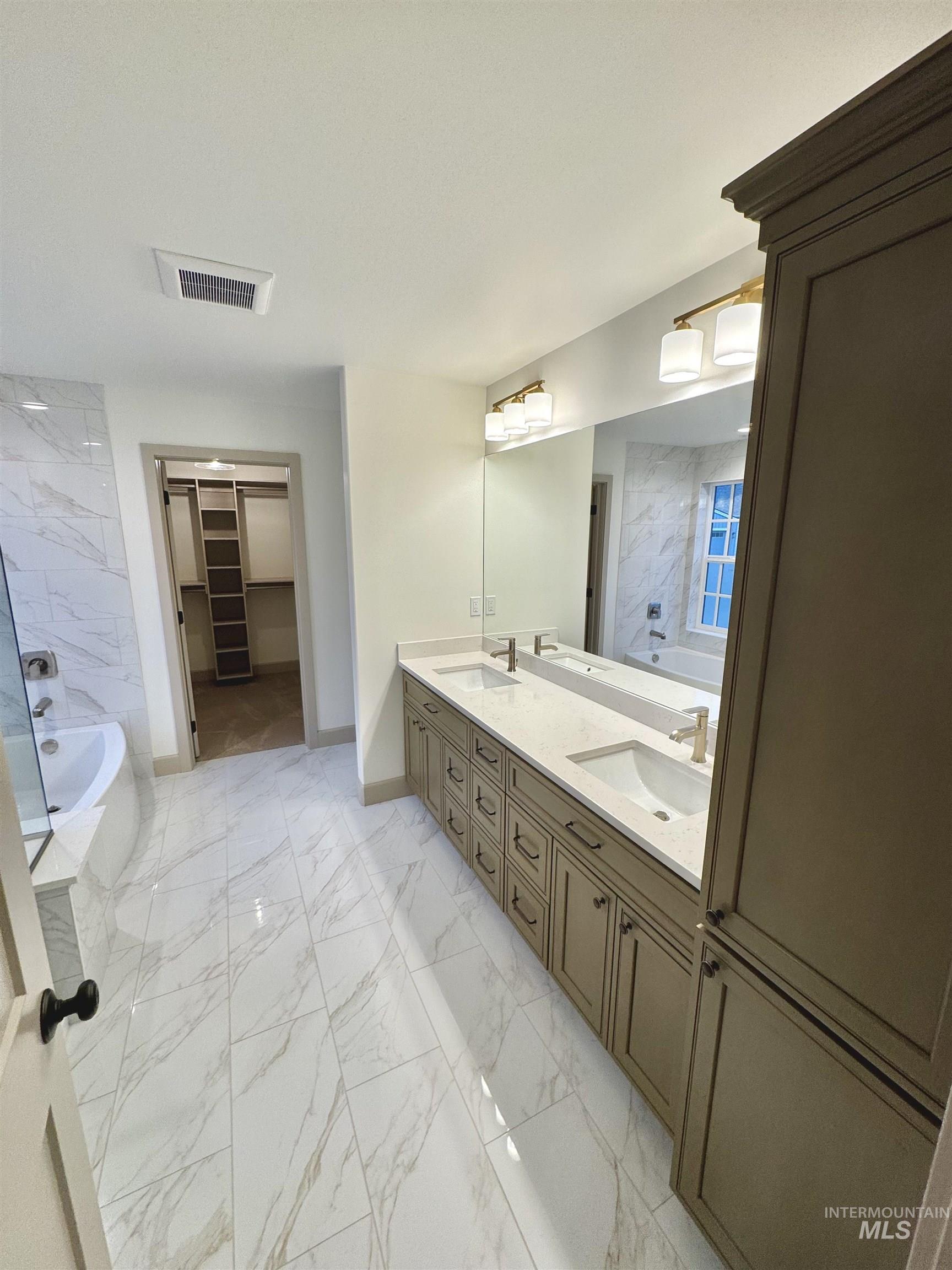 1442 Woodbury Drive Property Photo 10