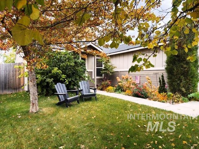 16185 Sunnyfield Ave Property Photo 2