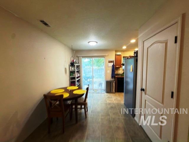 16185 Sunnyfield Ave Property Photo 8
