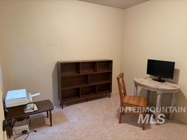 16185 Sunnyfield Ave Property Photo 11