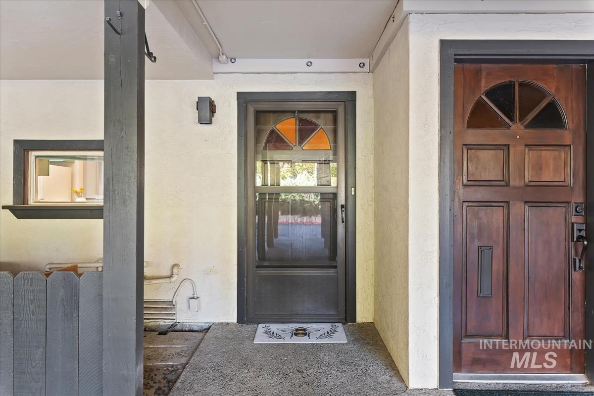 1120 N Camelot Property Photo 2