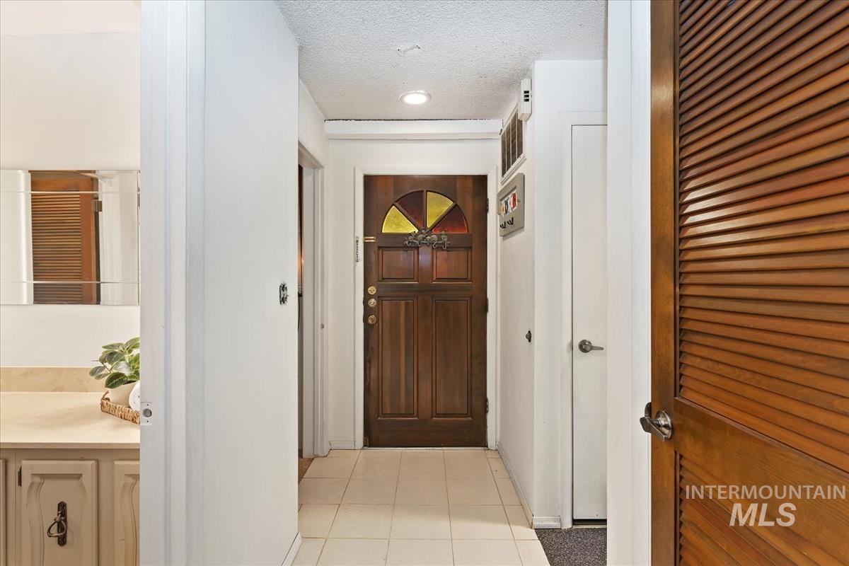 1120 N Camelot Property Photo 3