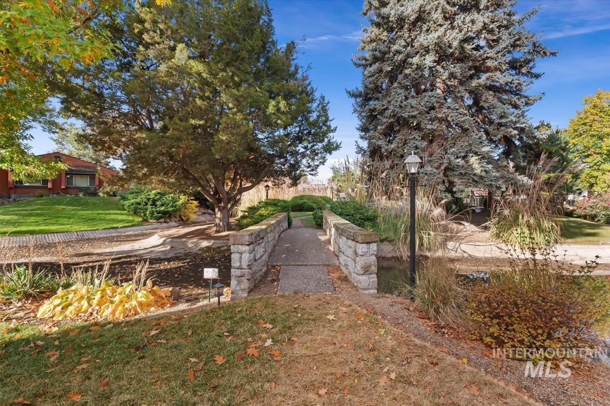 1120 N Camelot Property Photo 27