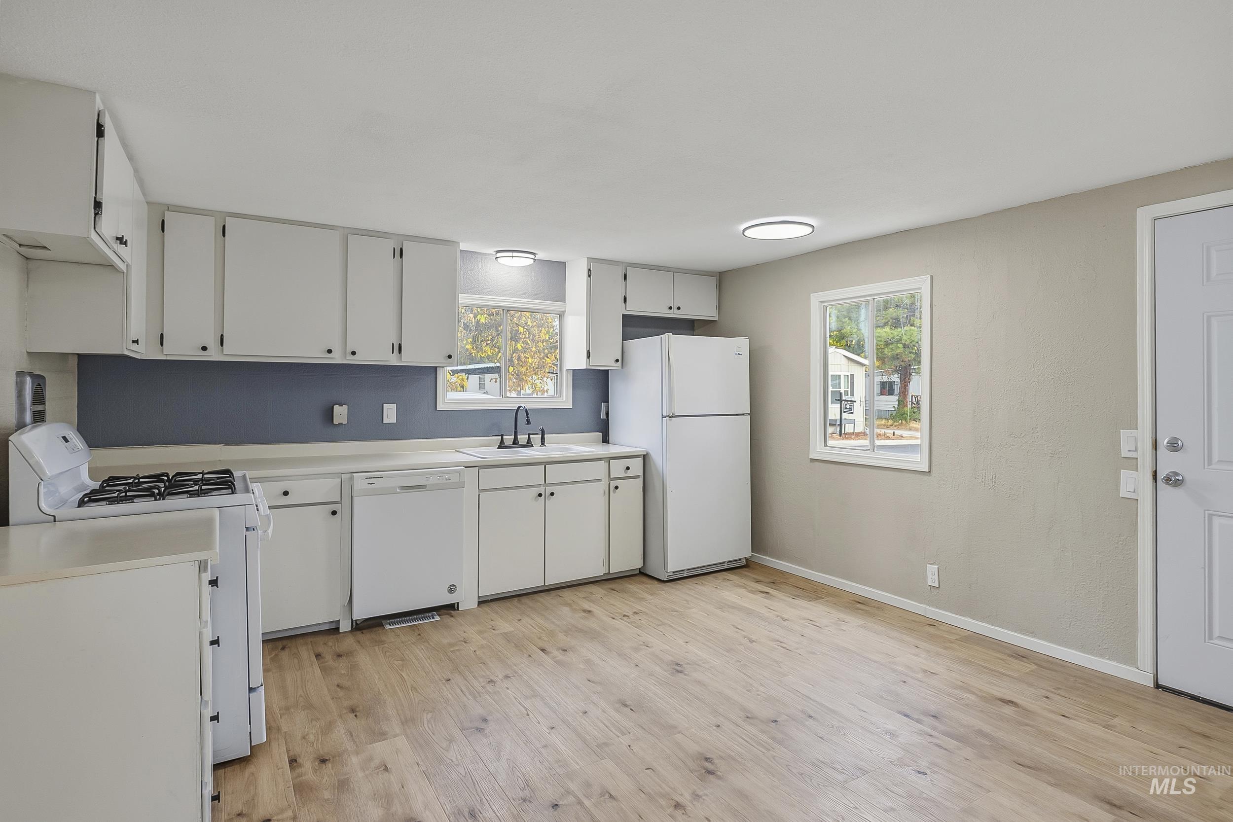 523 Meadowland Cir Property Photo 1