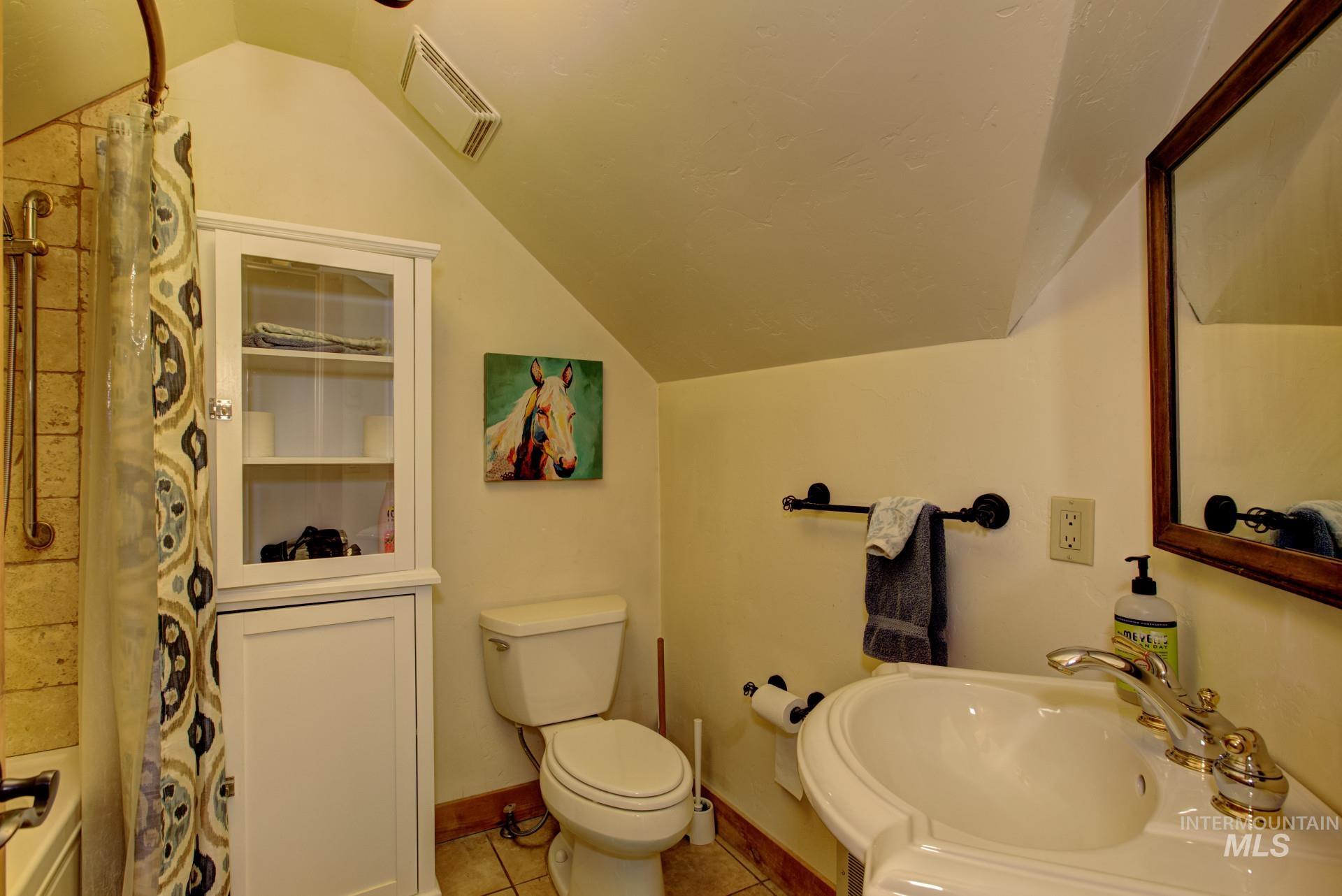 301 Colorado St E Property Photo 31