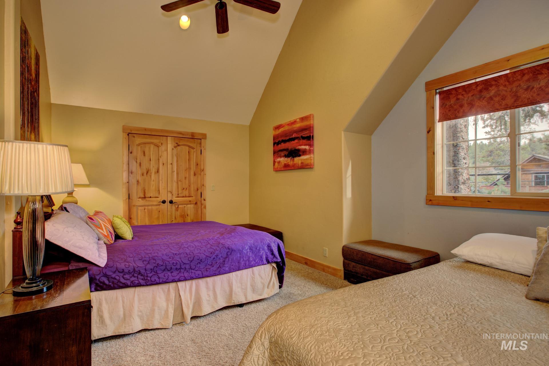 301 Colorado St E Property Photo 32