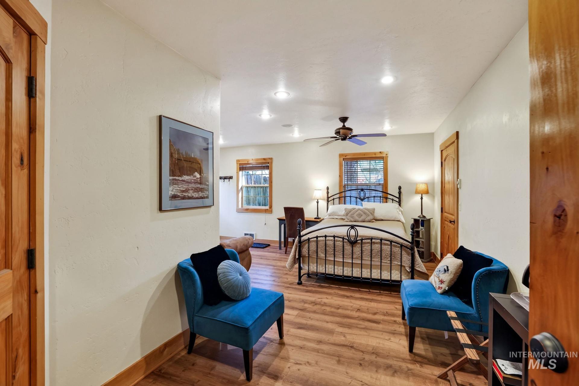 301 Colorado St E Property Photo 35