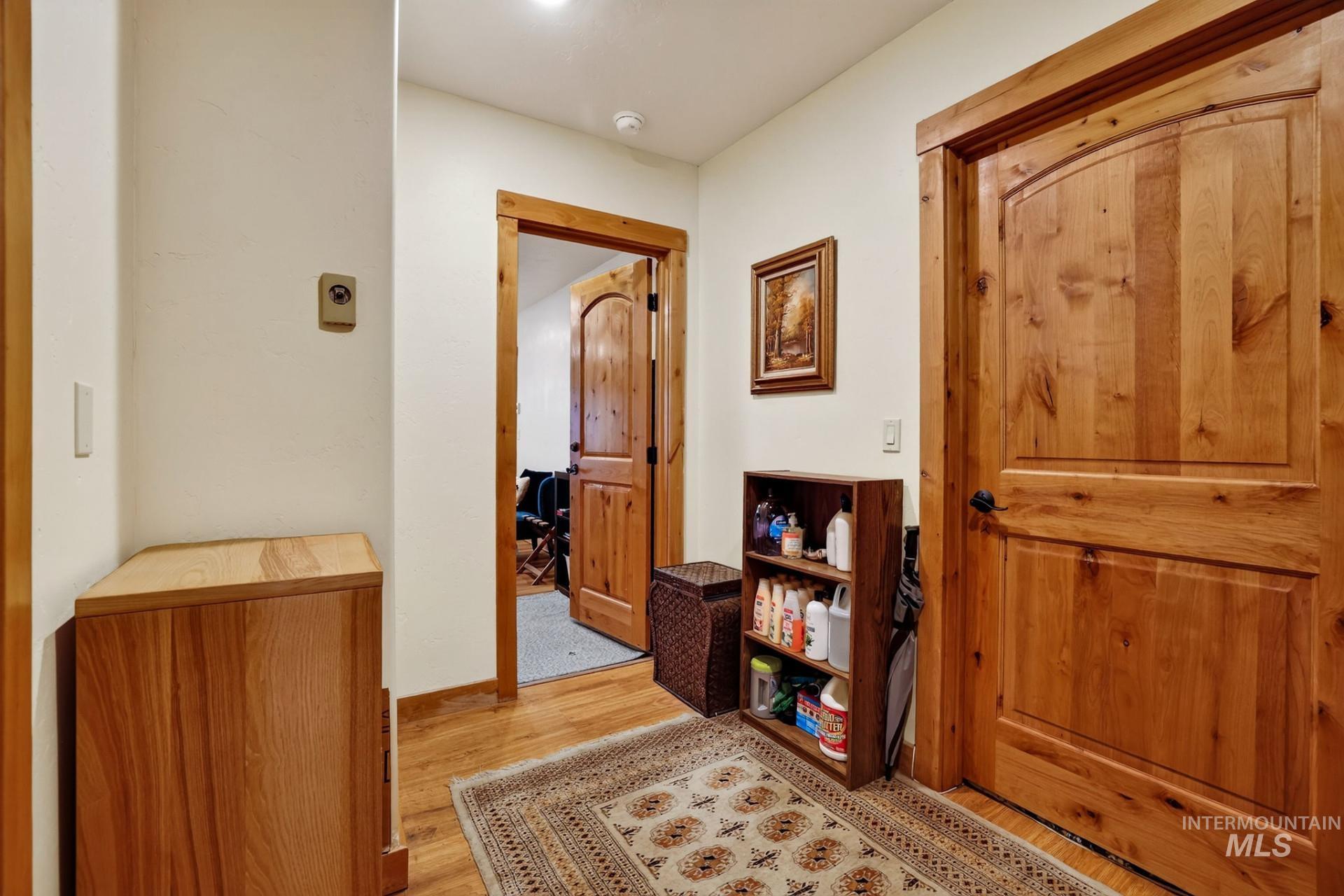 301 Colorado St E Property Photo 36