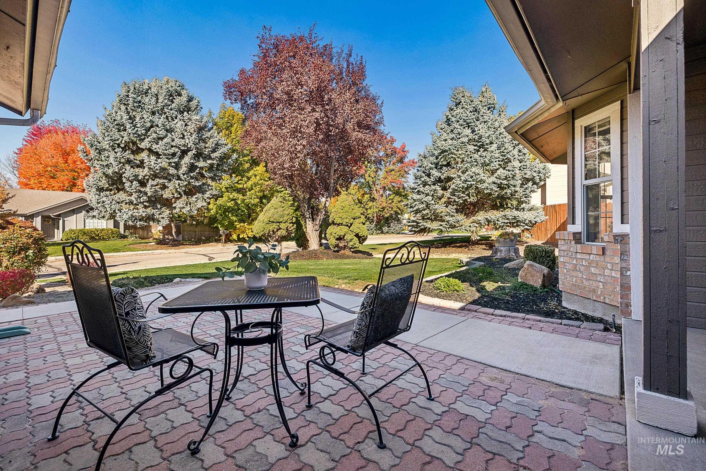 418 N Crestview Pl Property Photo 6