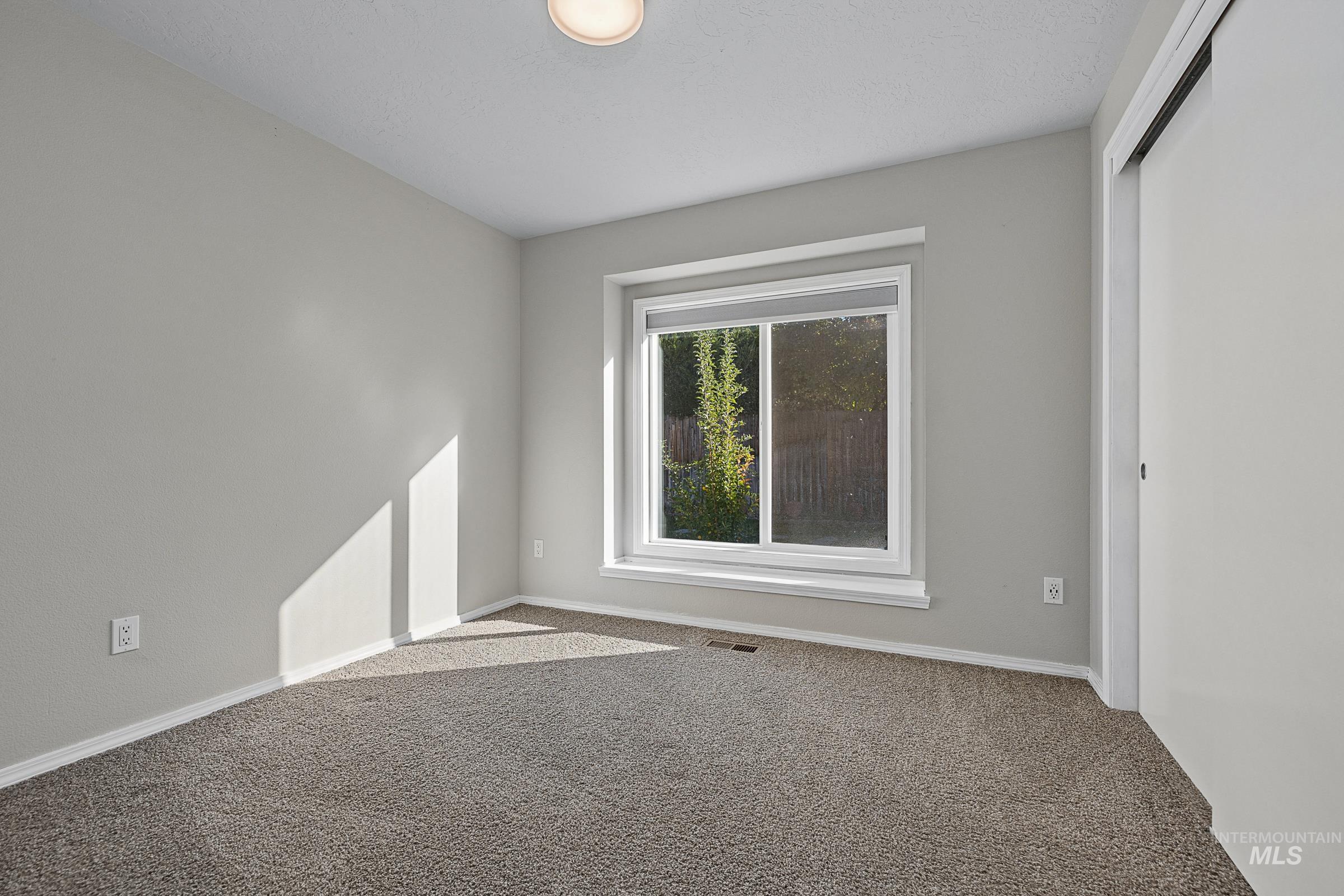 418 N Crestview Pl Property Photo 30