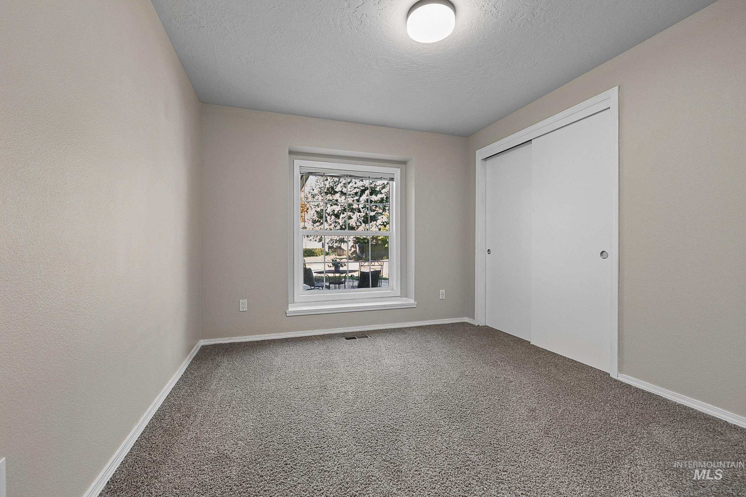 418 N Crestview Pl Property Photo 31