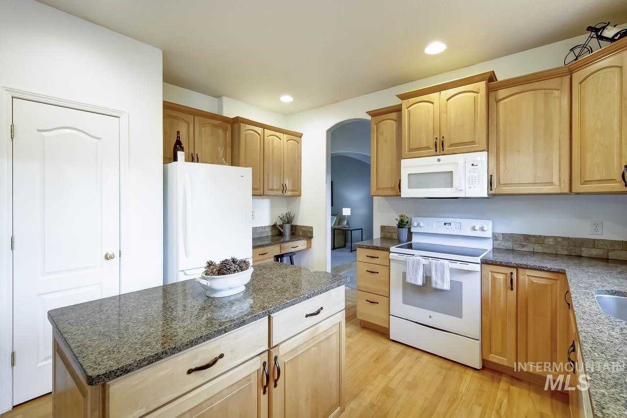 4065 N Chatterton Property Photo 15
