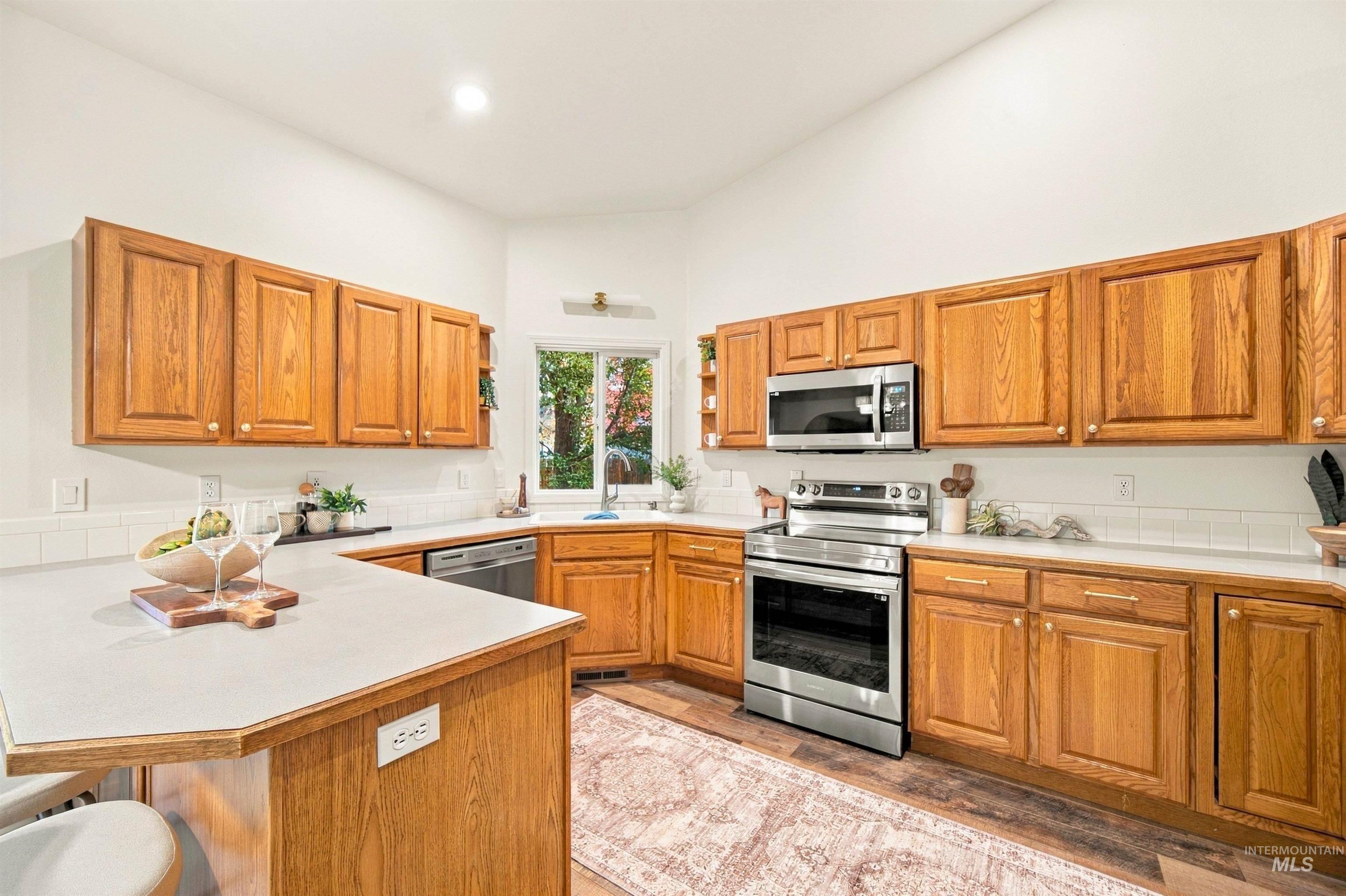 1758 E Summerplace Court Property Photo 11